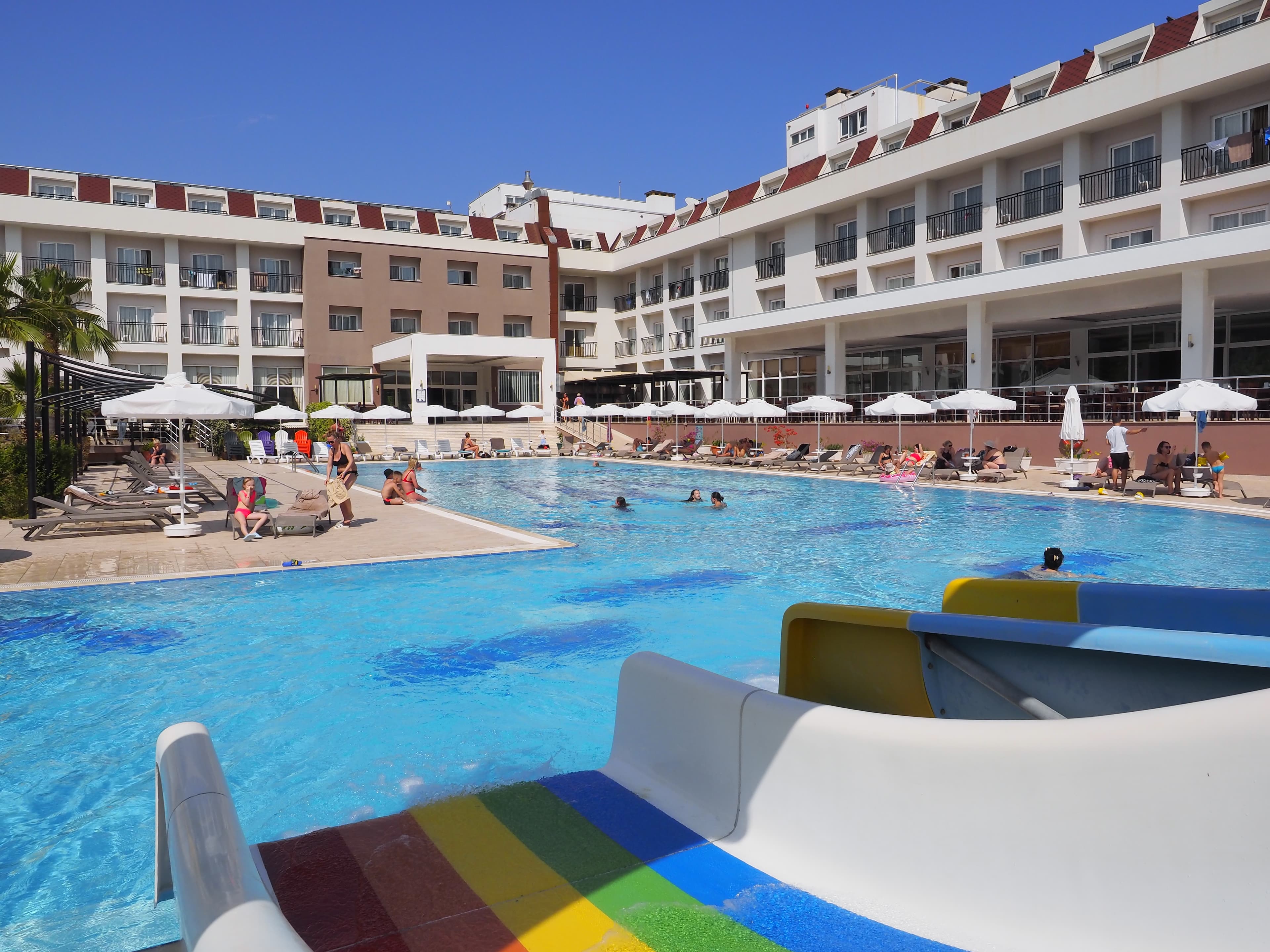 White Lilyum Hotel