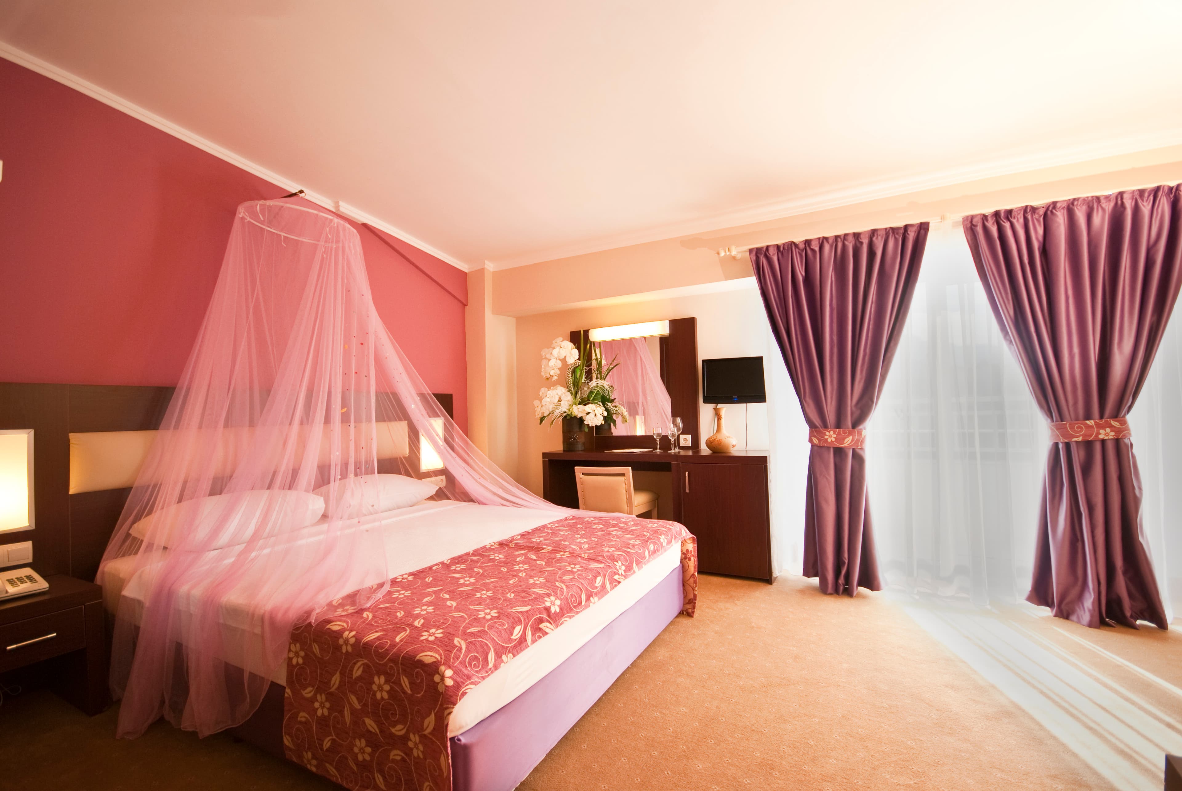 White Lilyum Hotel - photo 2