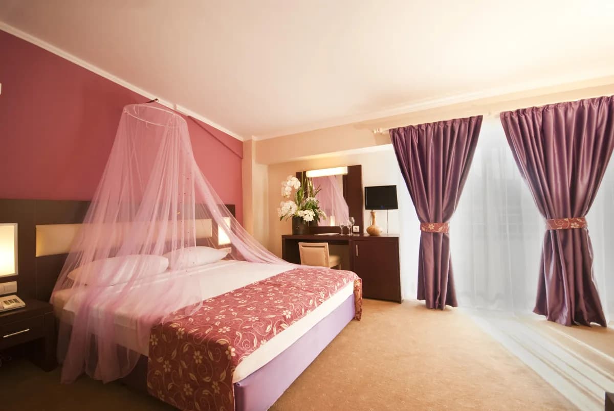 White Lilyum Hotel - photo 2