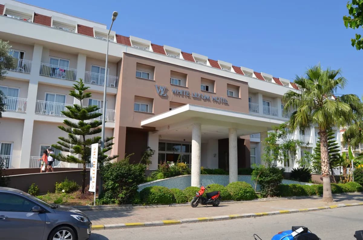 White Lilyum Hotel - photo 7