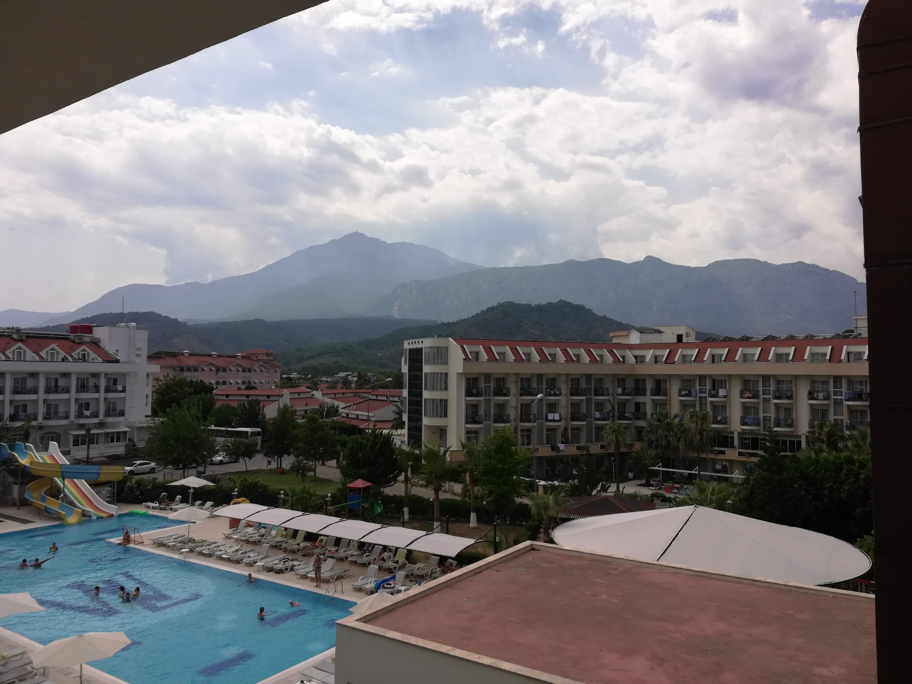 White Lilyum Hotel - photo 9