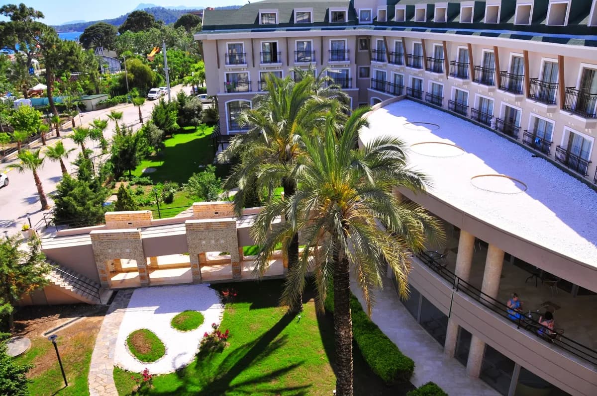 Lucida Beach - photo 5