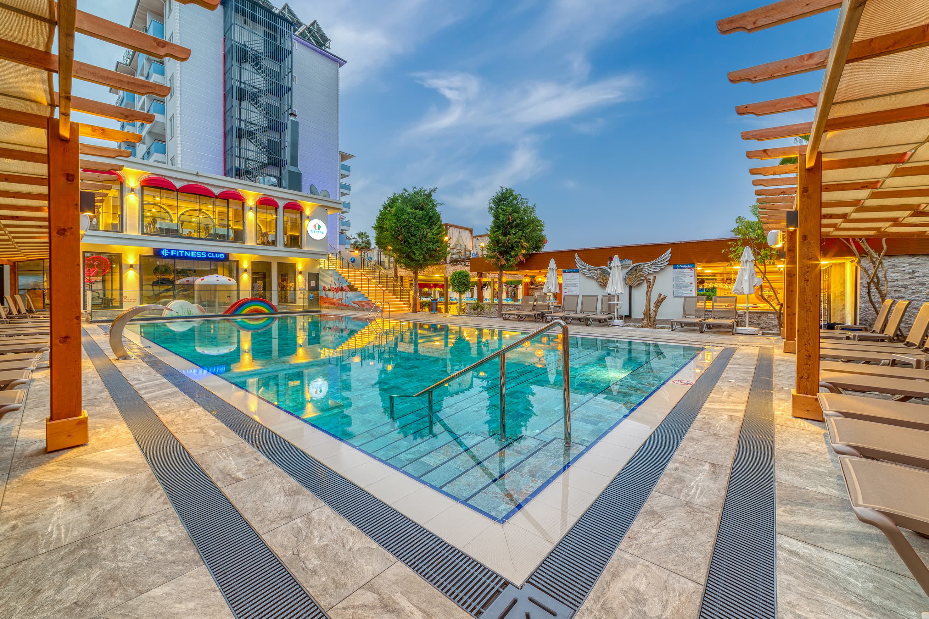 Club Big Blue Suite Hotel