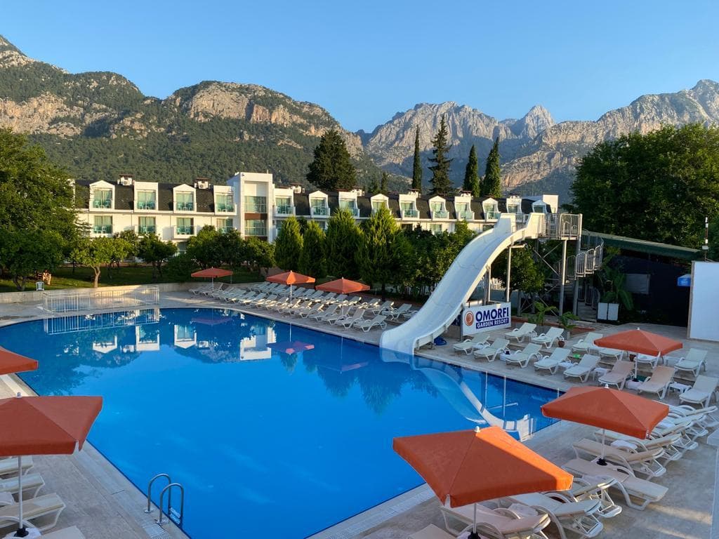 Omorfi Garden Resort Hotel