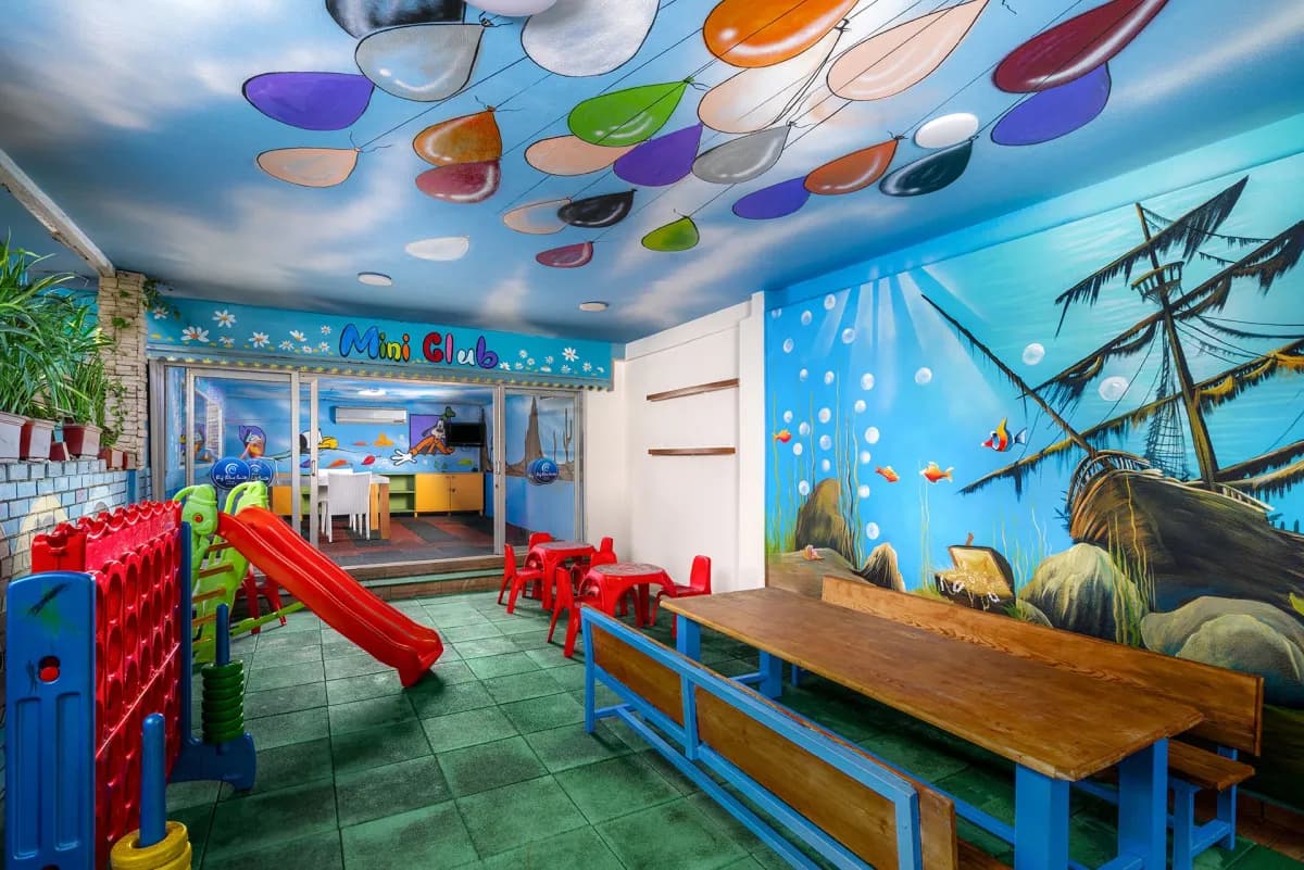 Club Big Blue Suite Hotel - photo 8