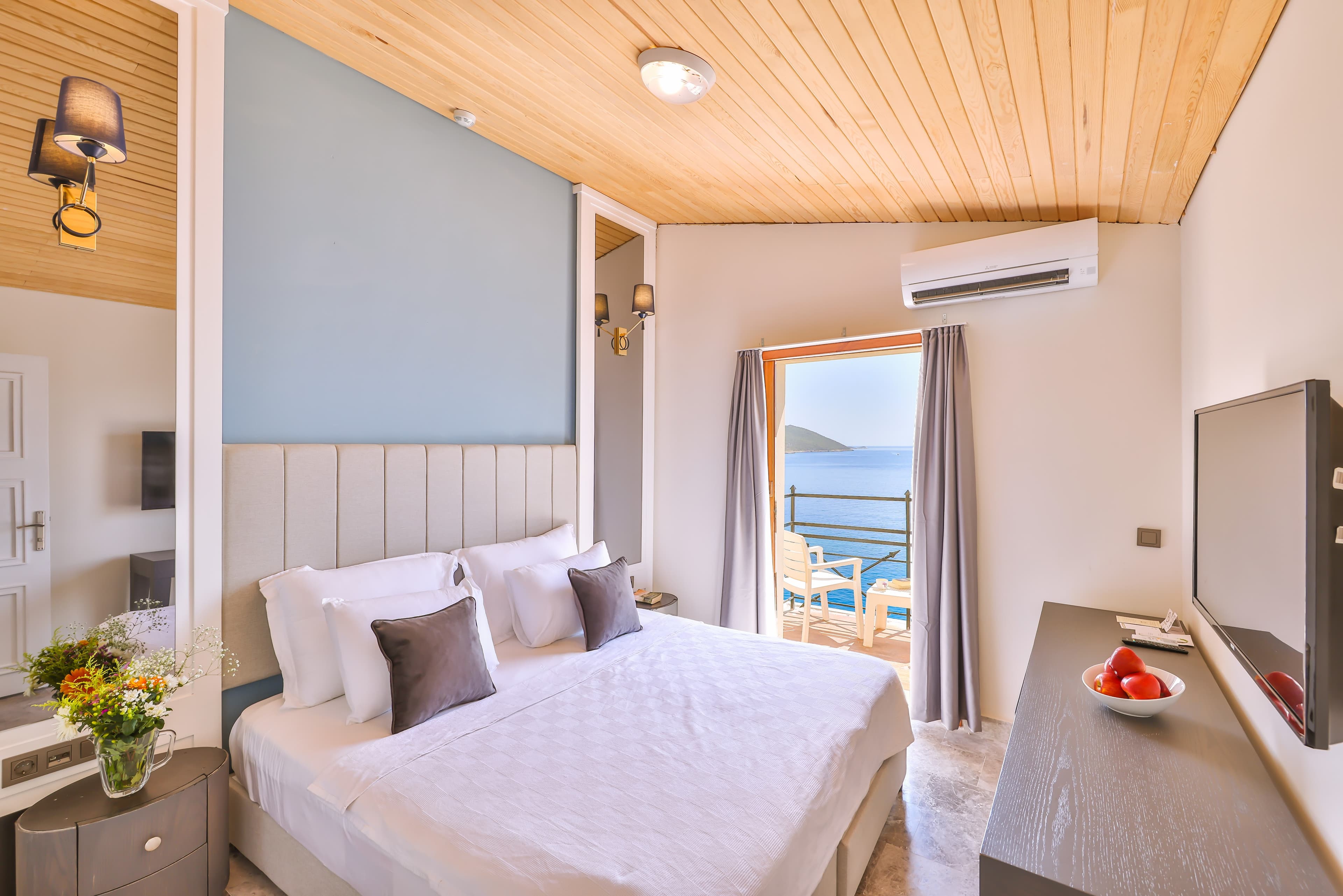 Hera Hotel - photo 2