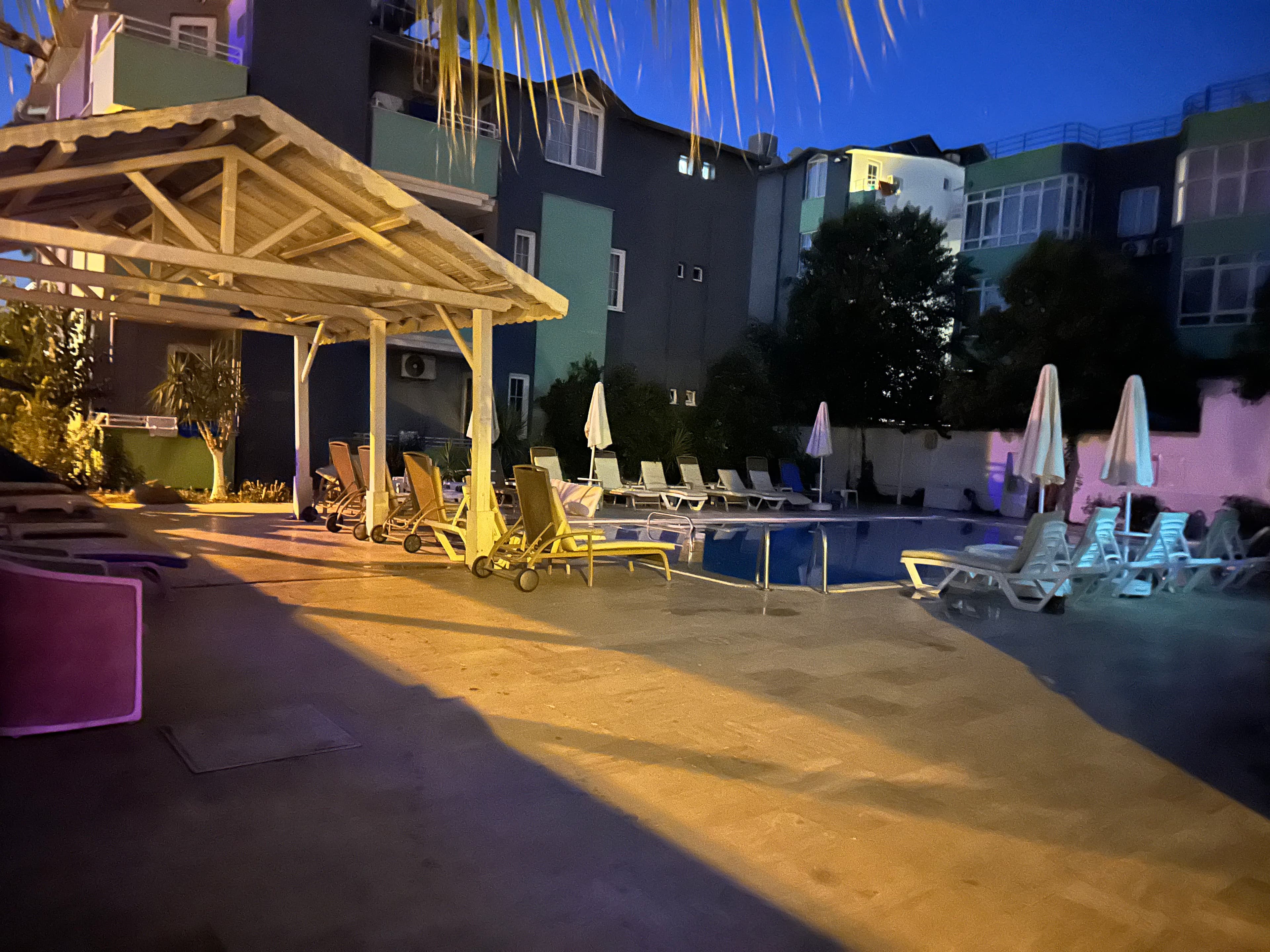 Anita Kemer Noch Hotel - photo 6