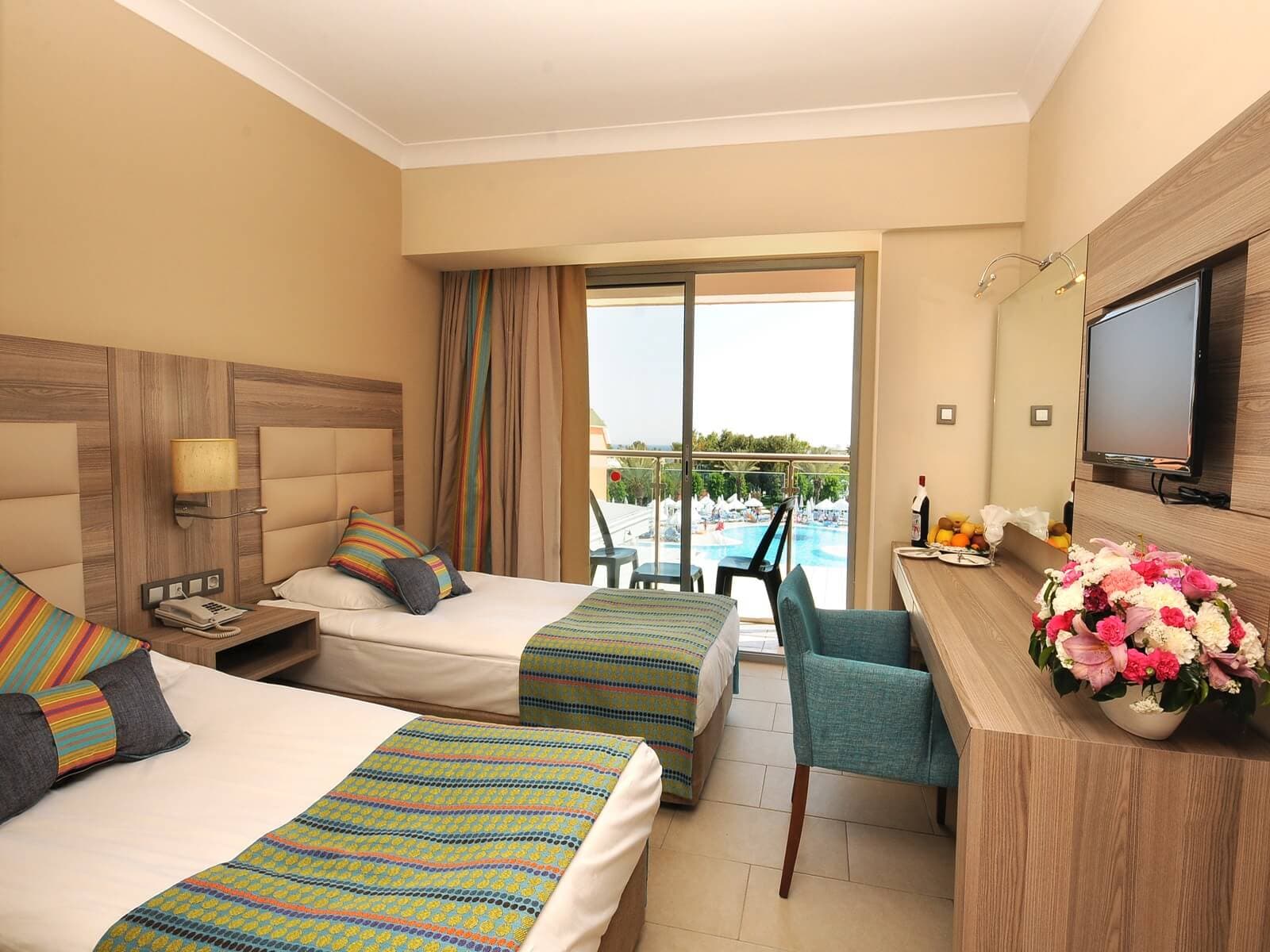 Insula Resort & Spa - photo 2