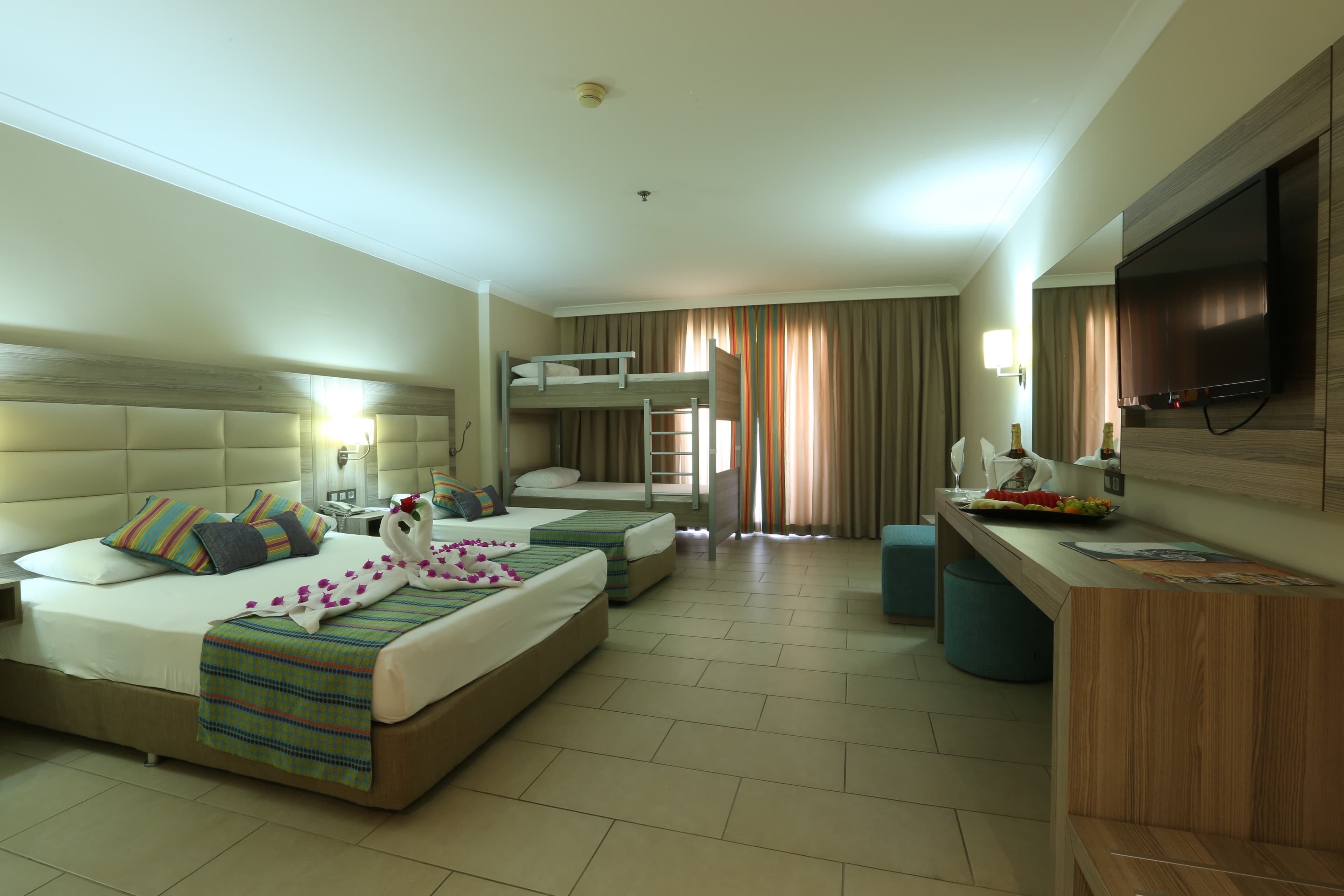 Insula Resort & Spa - photo 10