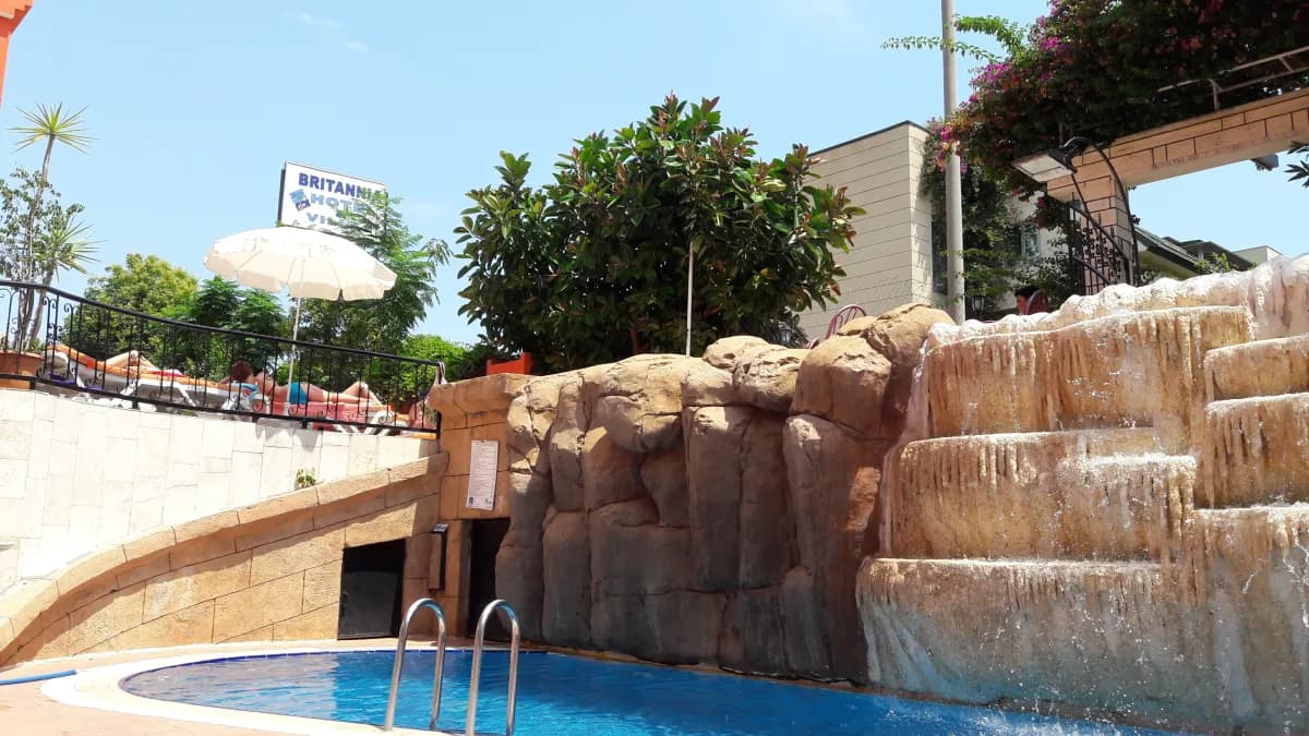 Britannia Hotel - photo 10