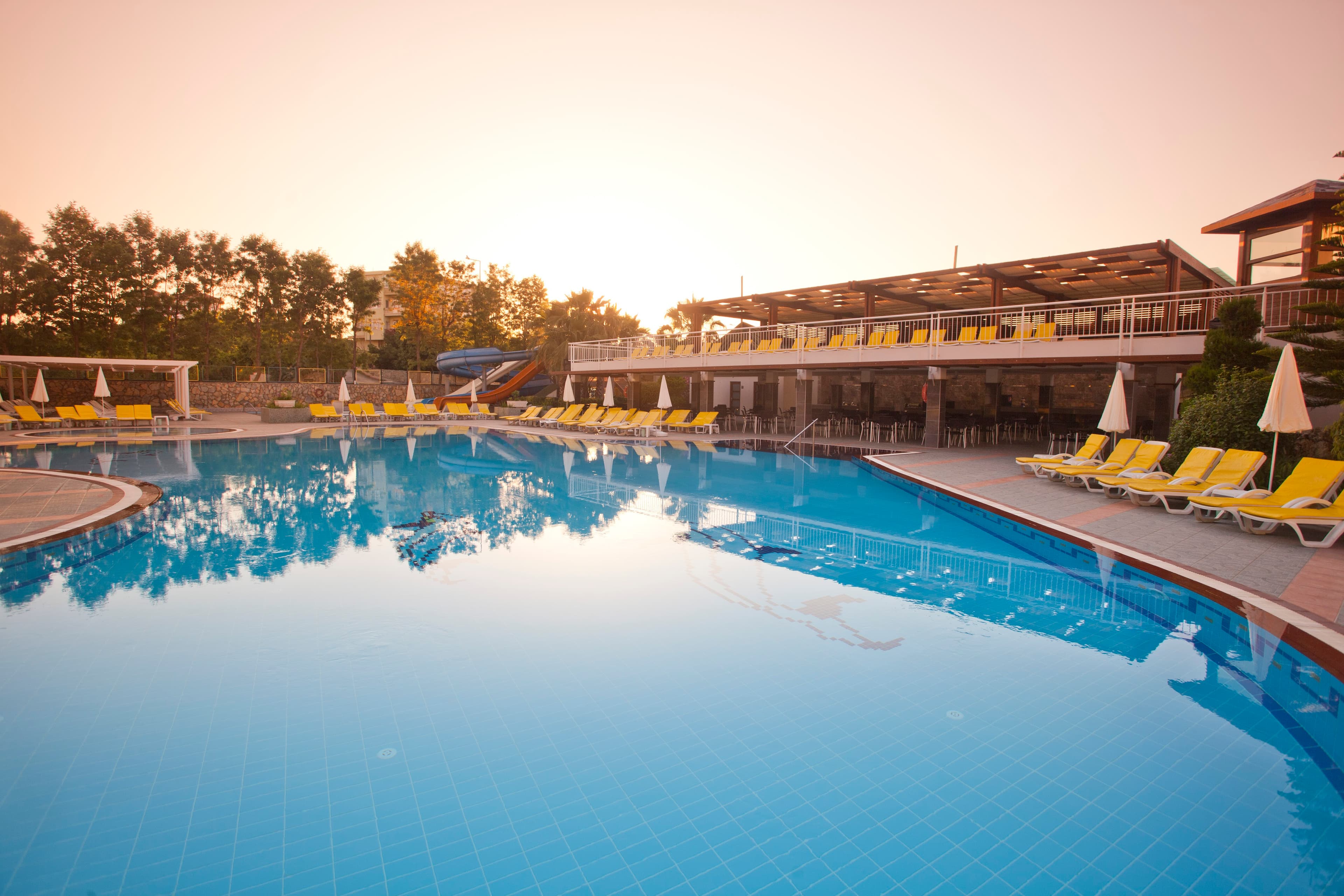 Club Mermaid Village - photo 3