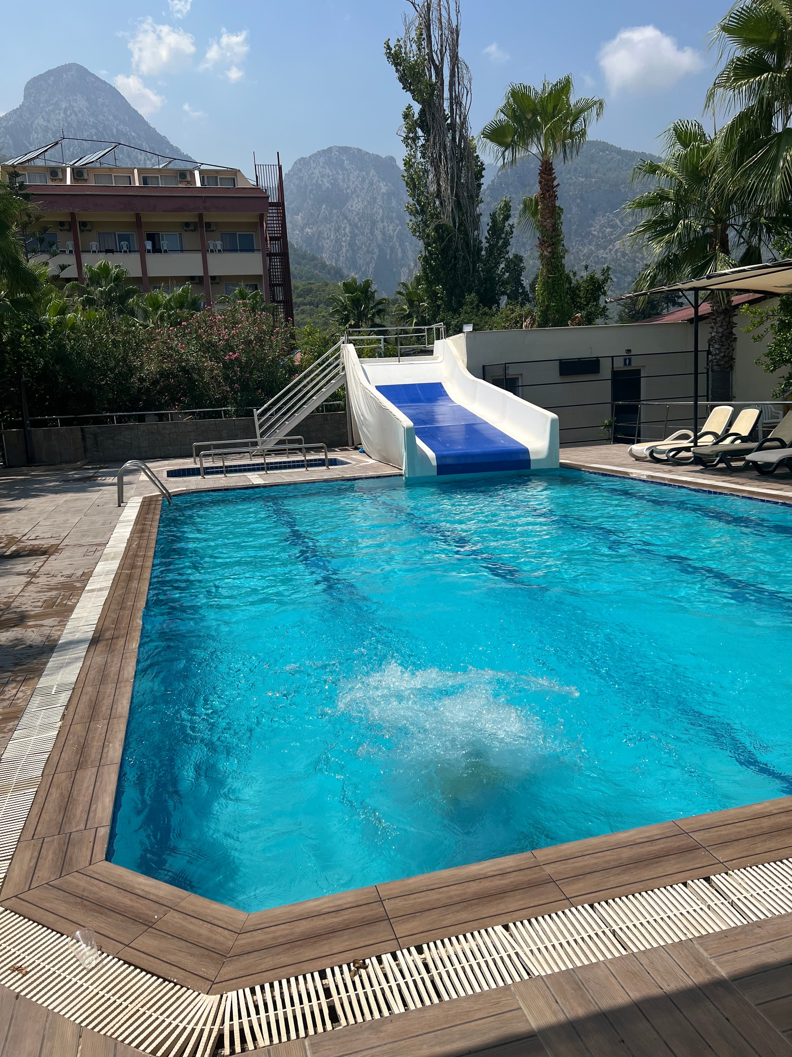 Castle Park Hotel - photo 3