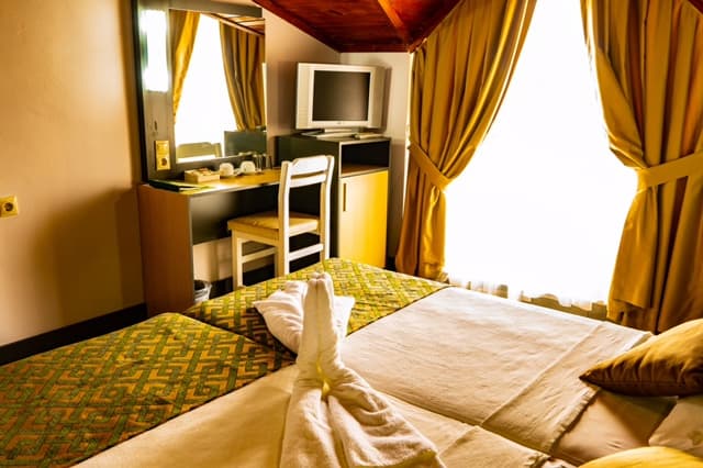 CITY HOTEL AMBASSADOR - photo 2