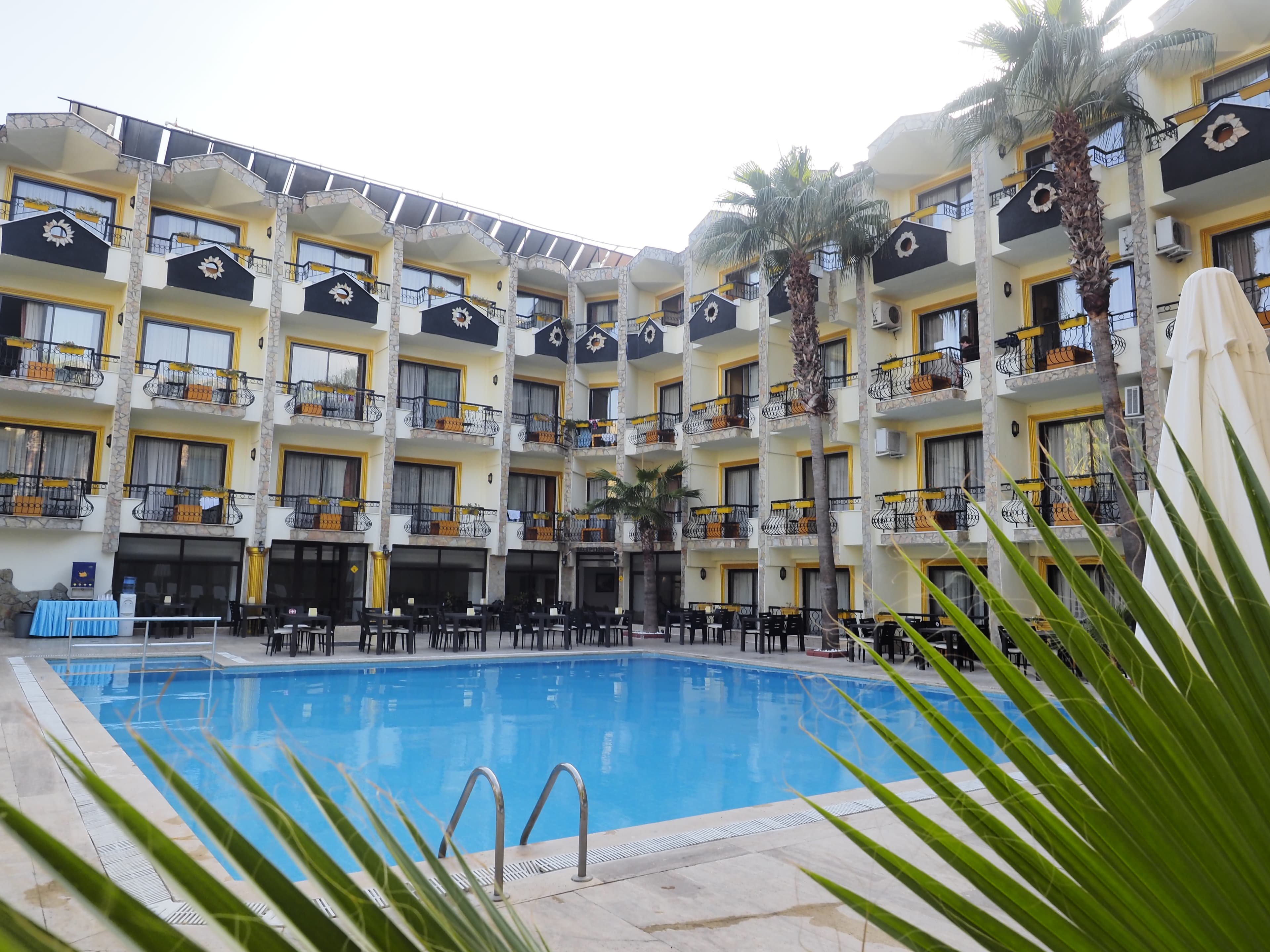Heracles Club Hotel - photo 4