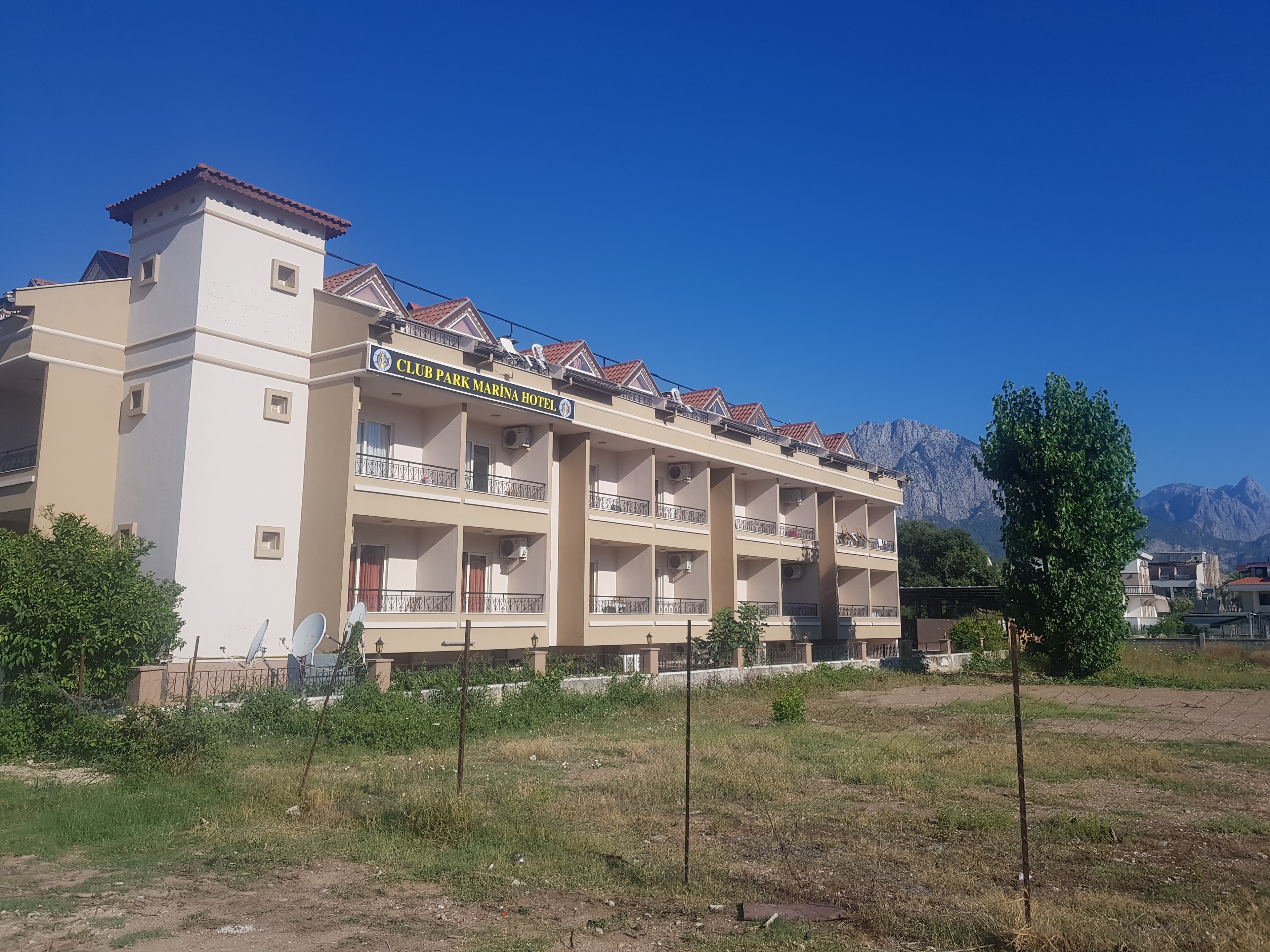 Club Park Marina Hotel