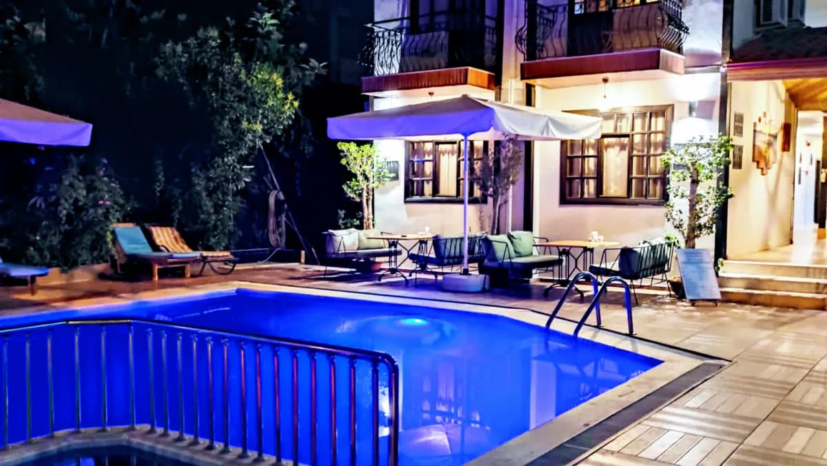 Derin Luxury Hotel
