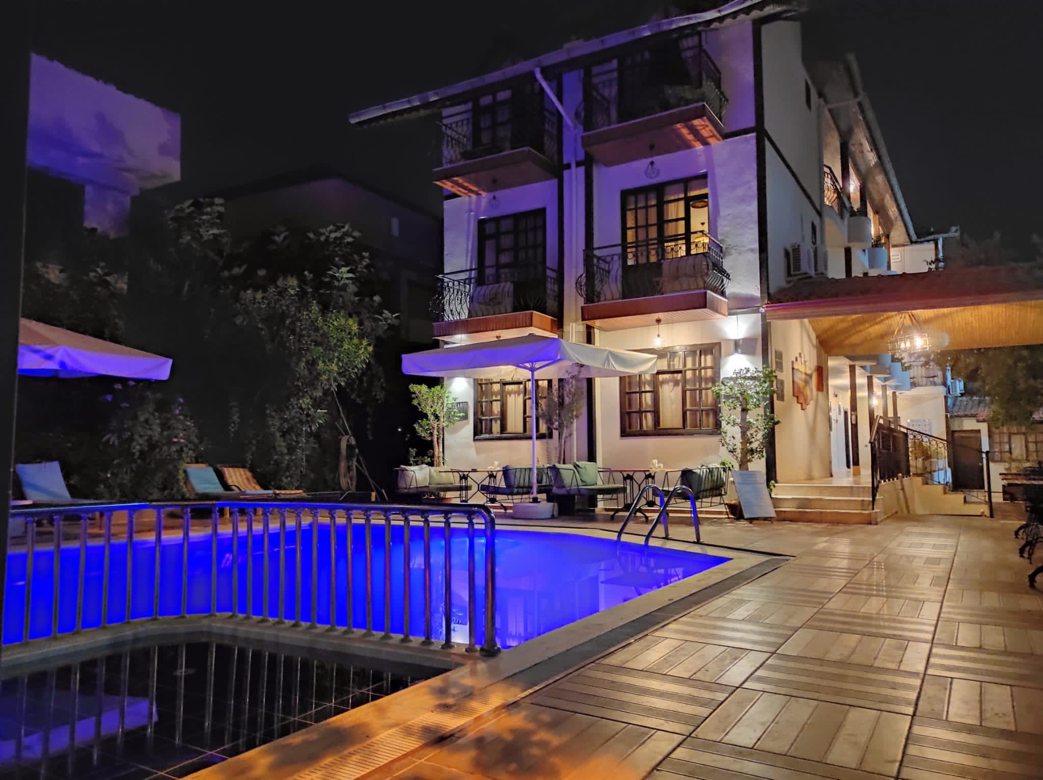 Derin Luxury Hotel - photo 4