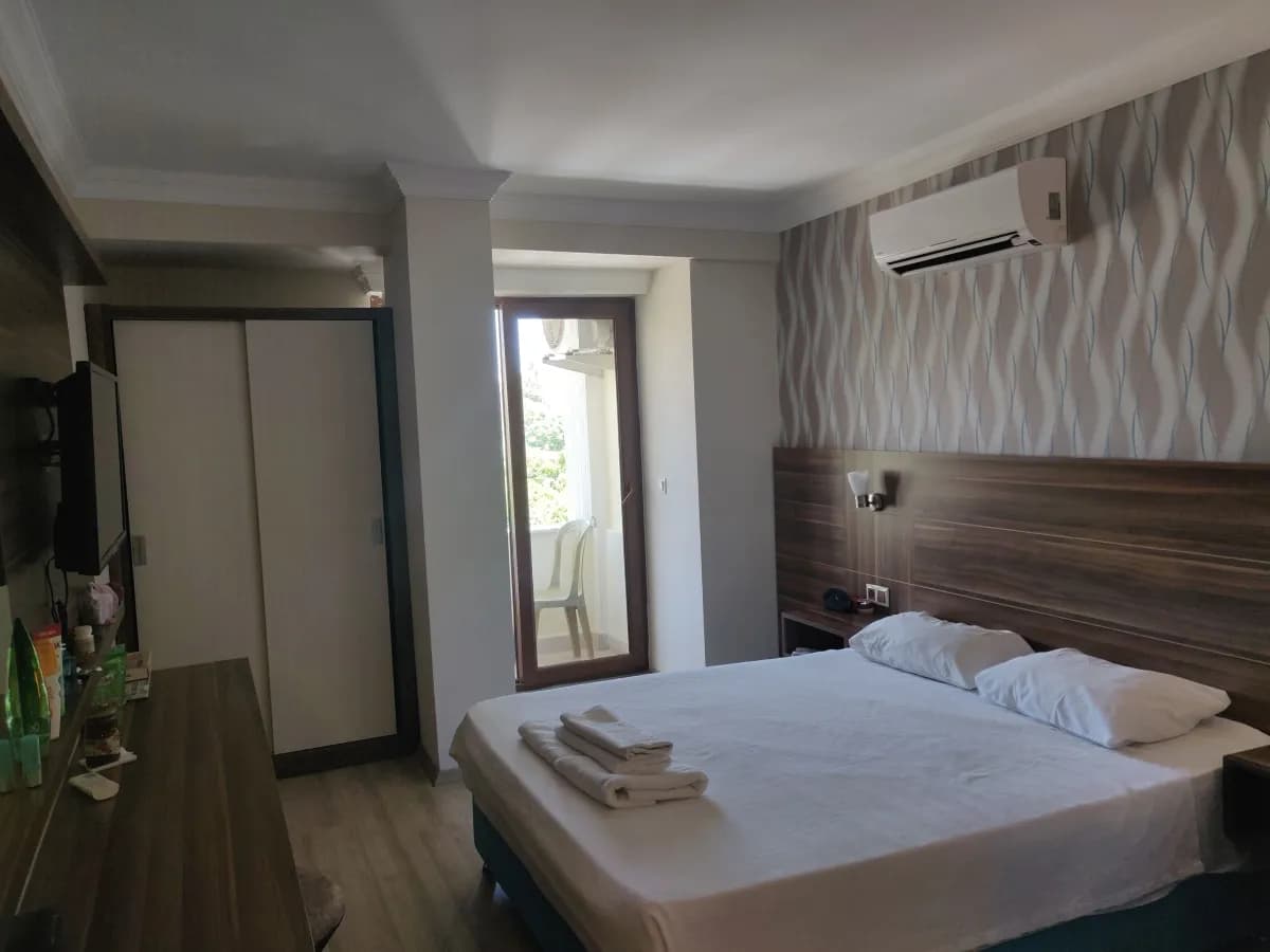 Emily Rose Hotel - photo 2