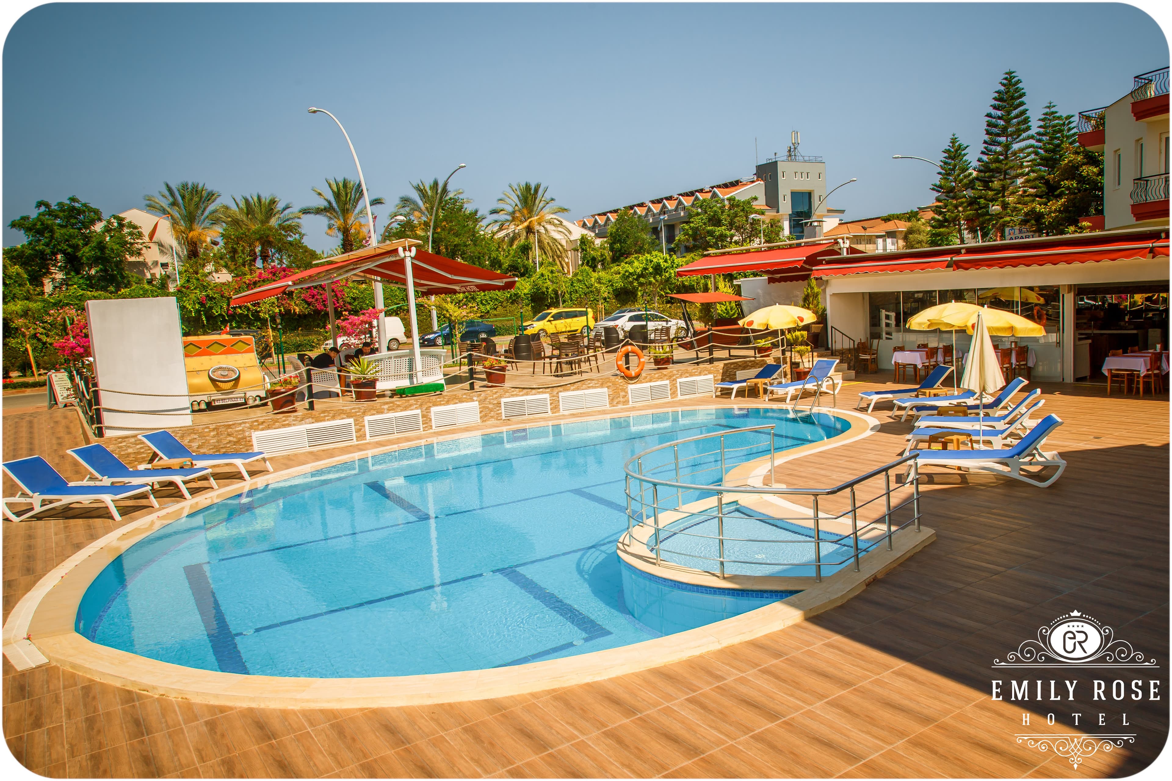 Emily Rose Hotel - photo 3