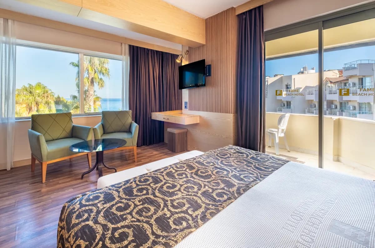 Fame Beach Hotel - photo 2