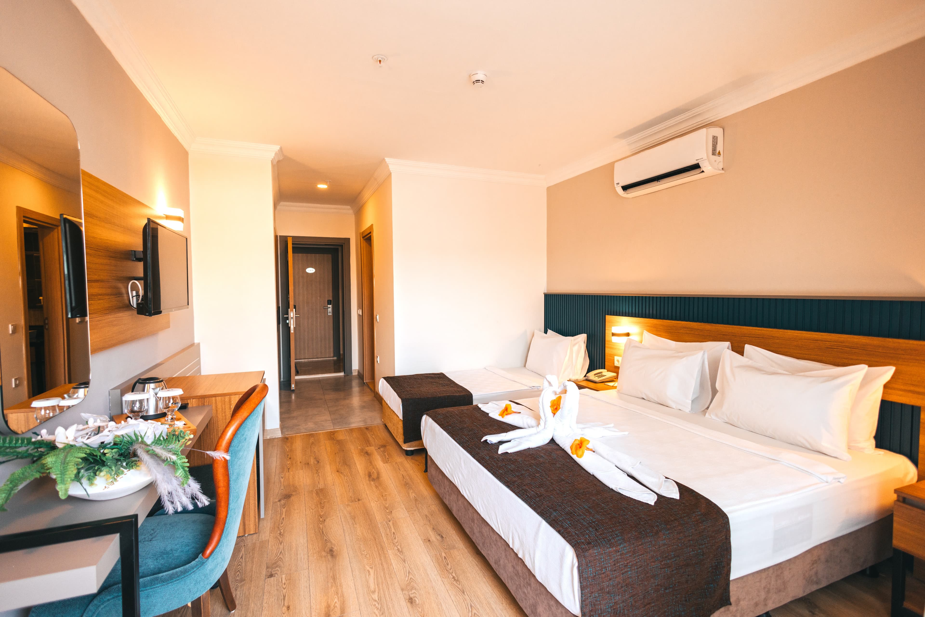 Viking Garden Hotel - photo 2
