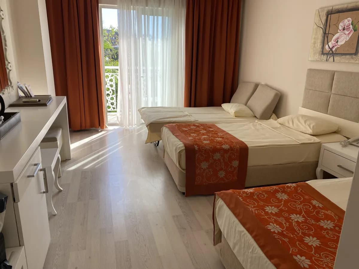 Grand Miramor Hotel - photo 2