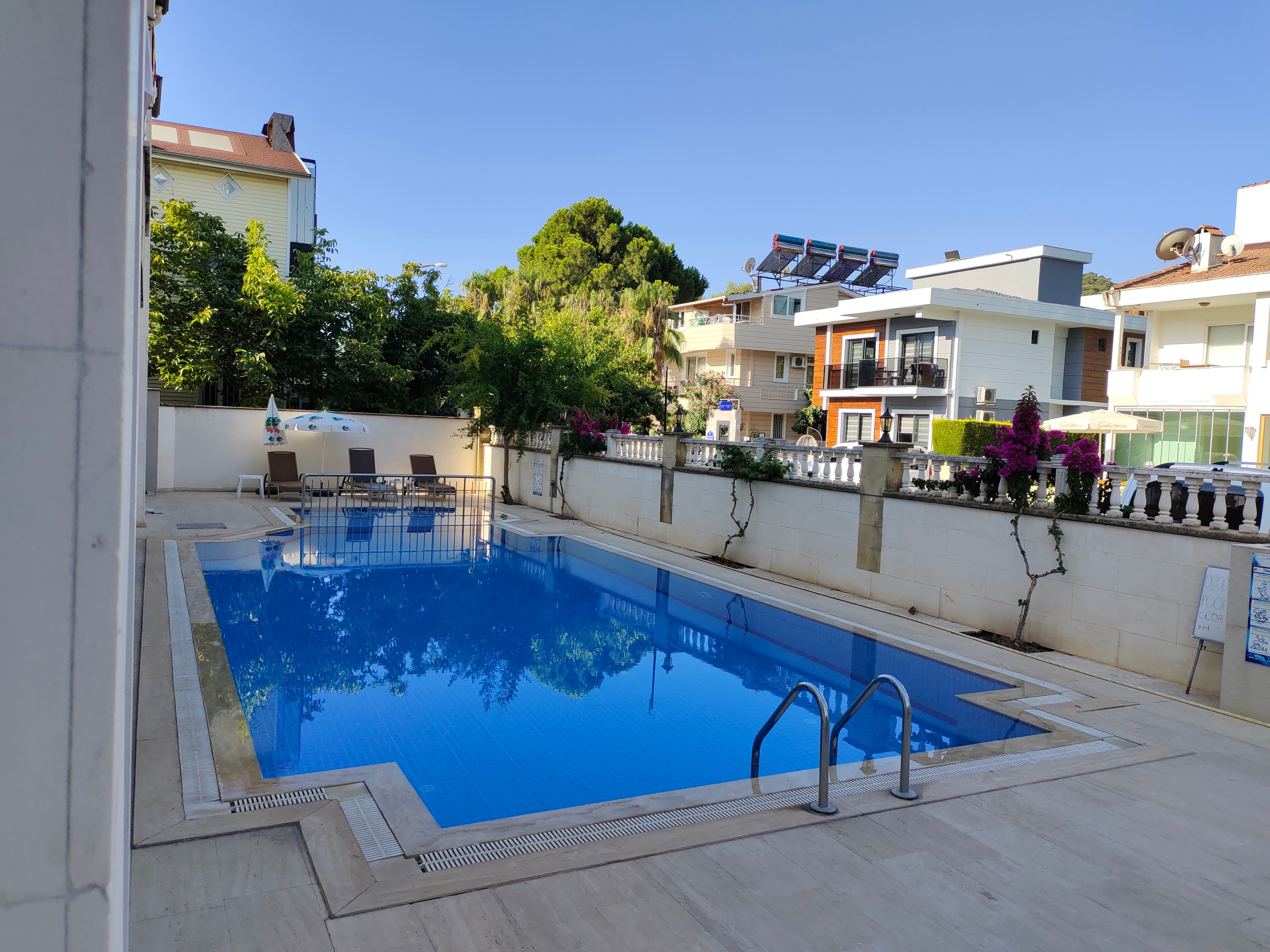 Dinara Otel