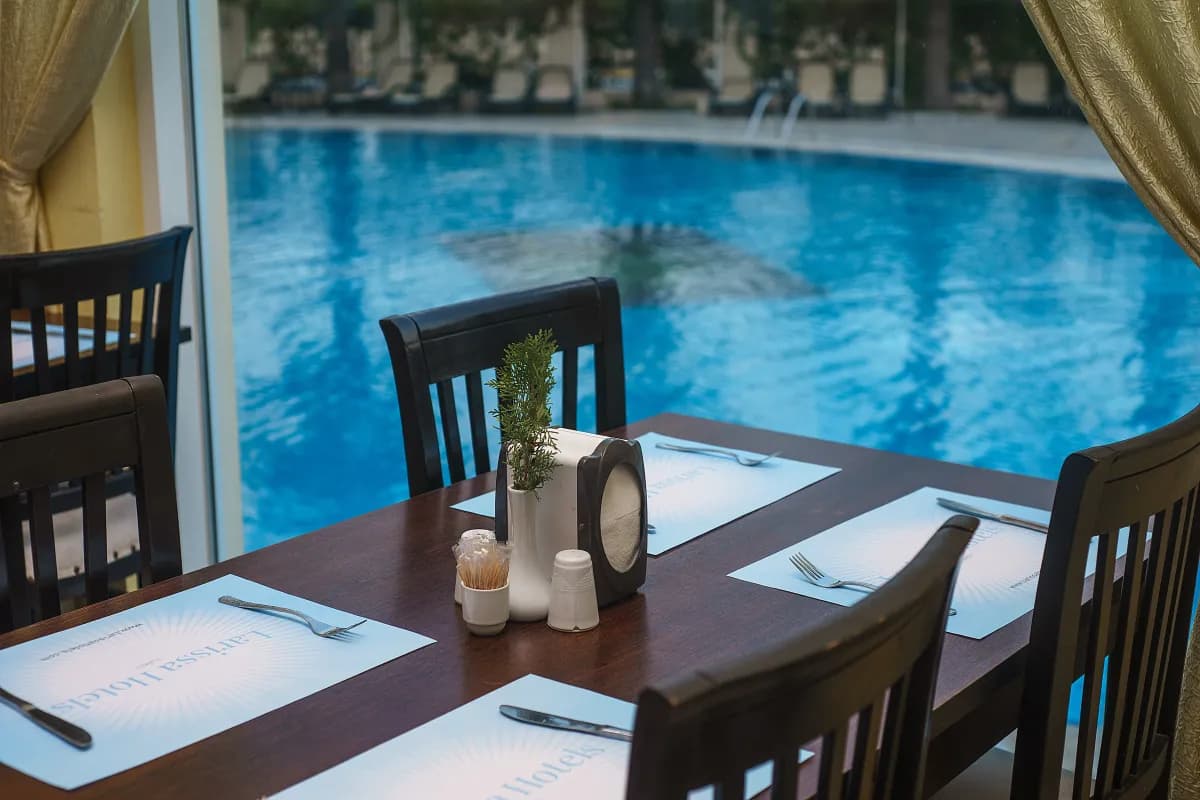Larissa Inn Hotel - photo 3
