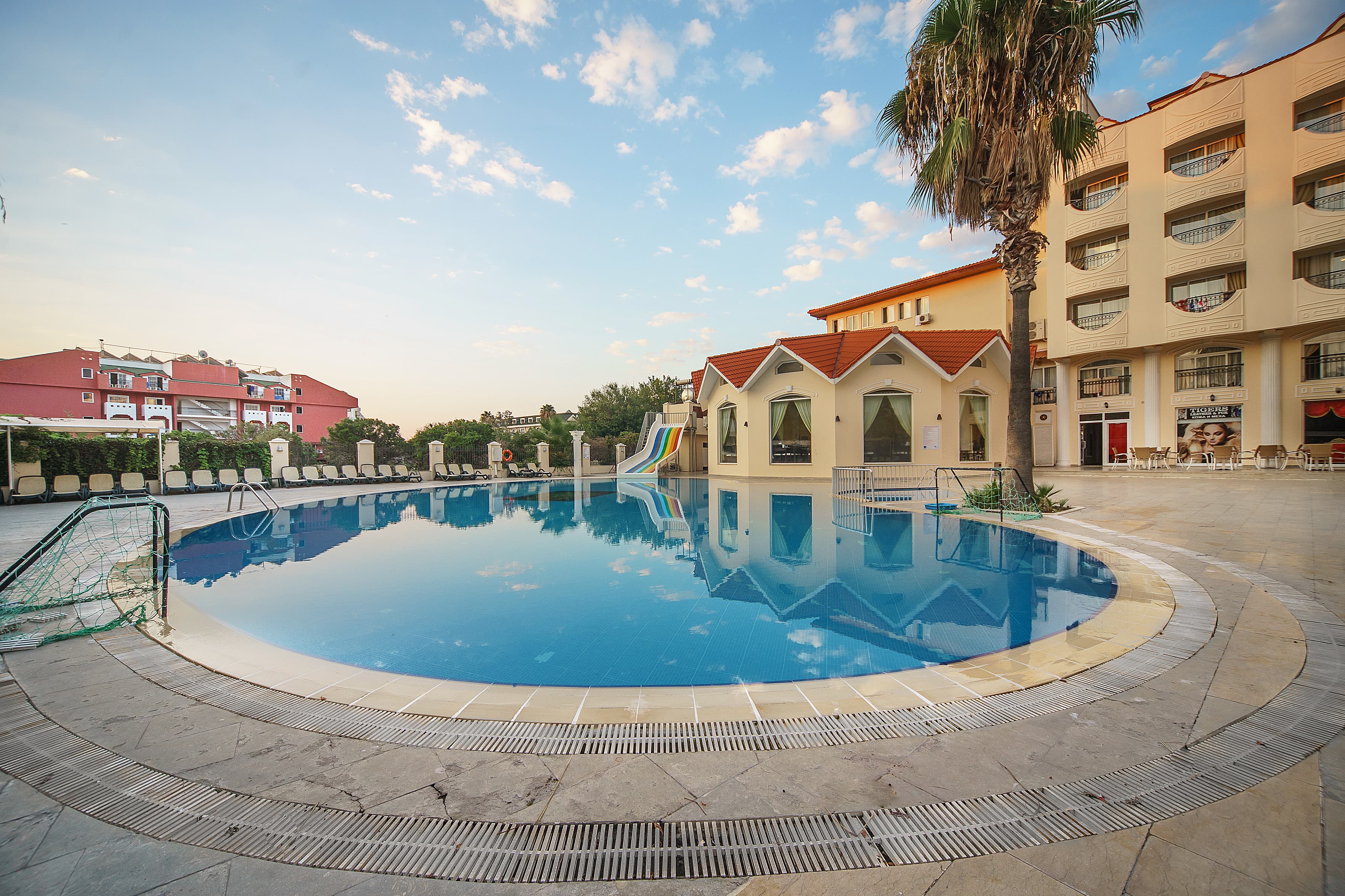 Larissa Inn Hotel - photo 10