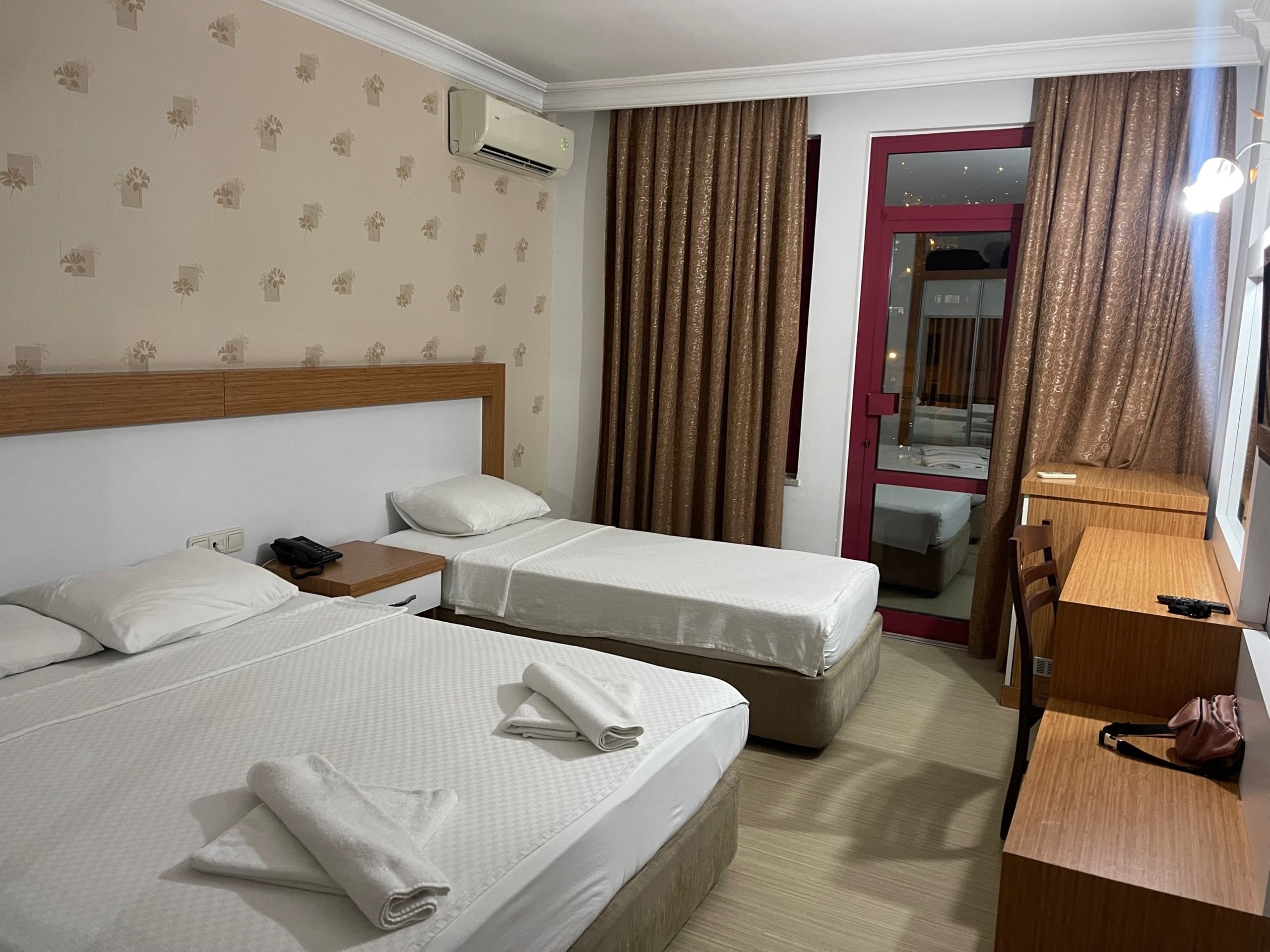 Diamore Hotel - photo 4