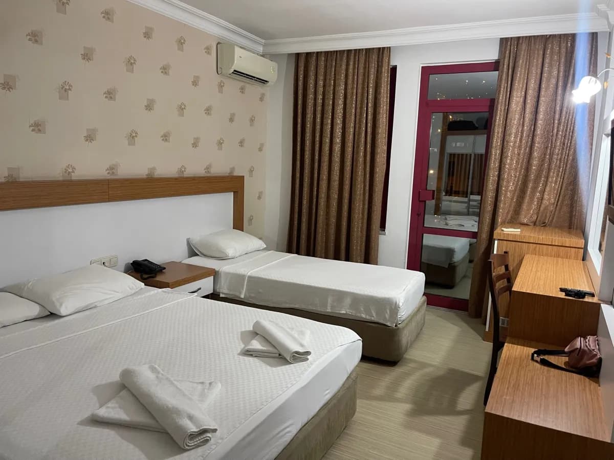 Diamore Hotel - photo 4