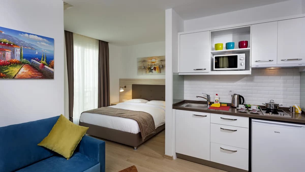 The Room - photo 2