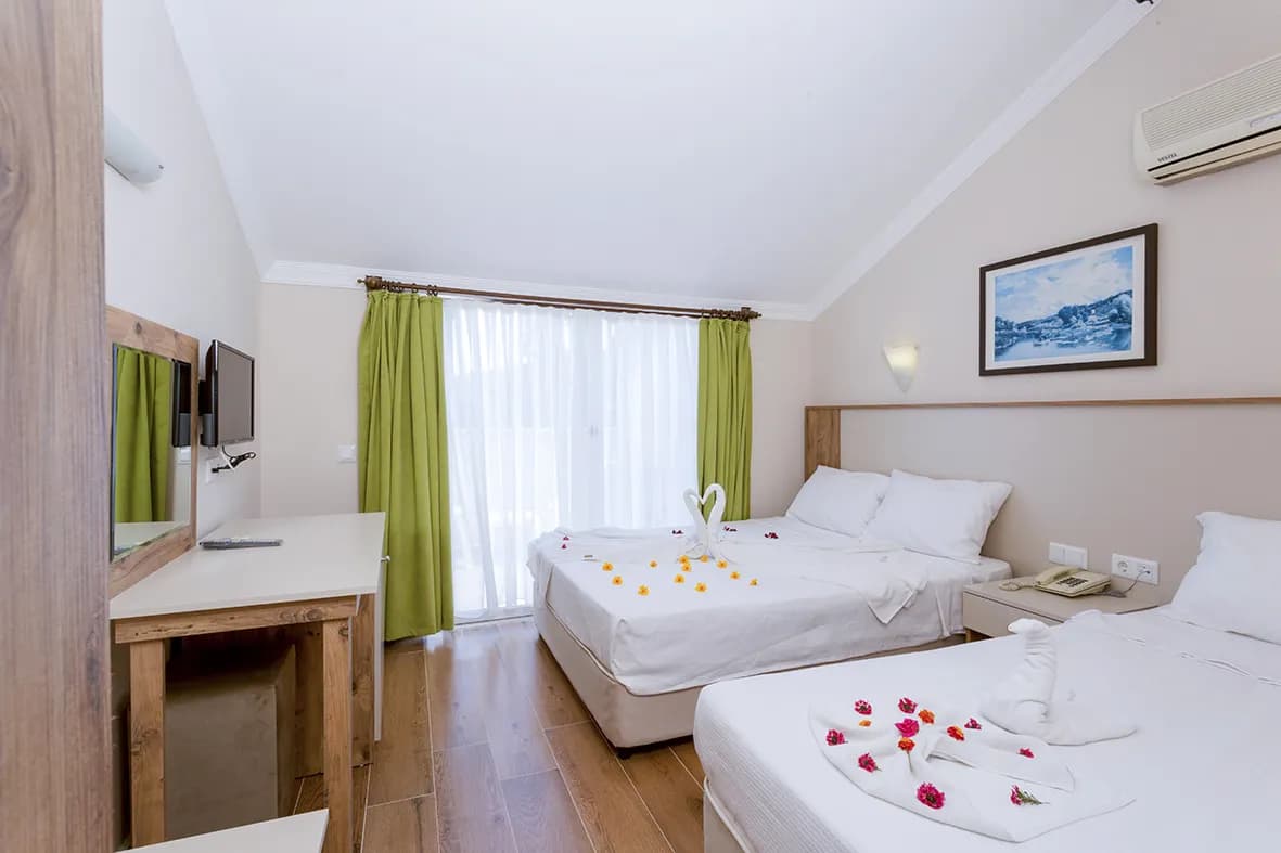 Rich Melissa Hotel - photo 2