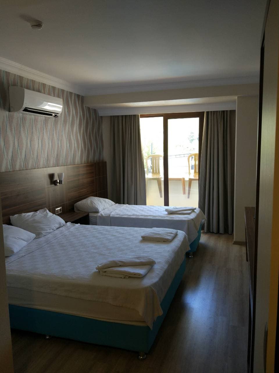 Monk Boutique Hotel - photo 2