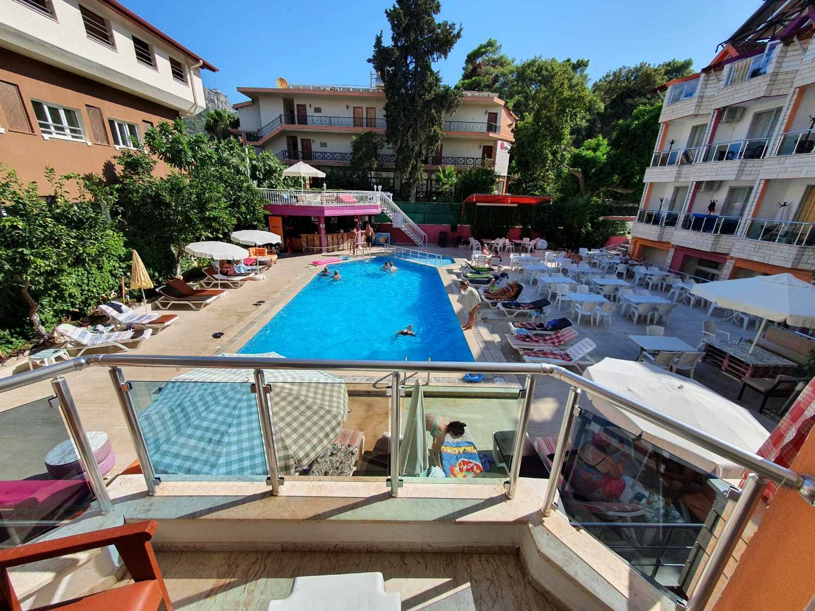 Mr Crane Hotel - photo 6