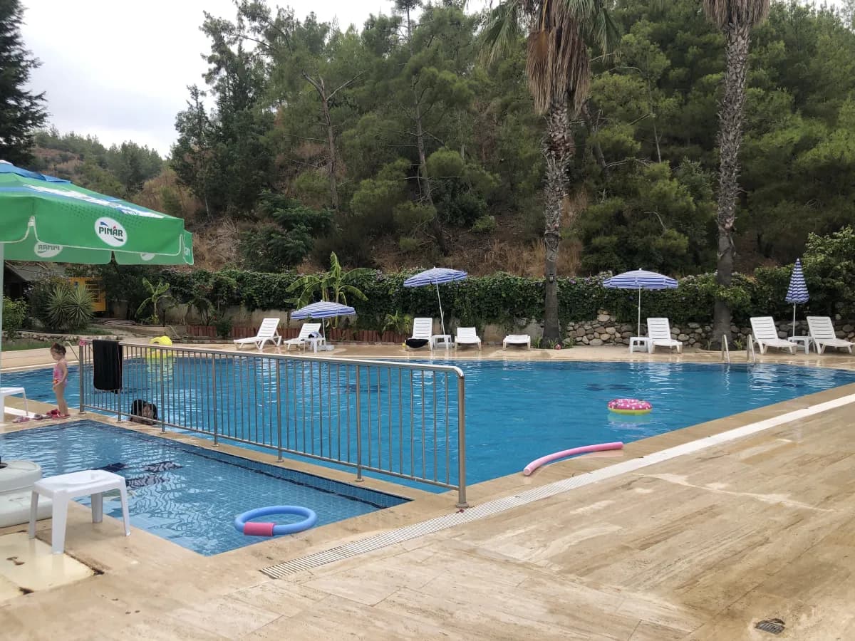 Oranj Ranch Hotel - photo 4