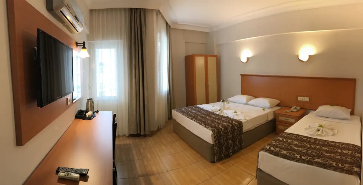 Park Marina Hotel - photo 2