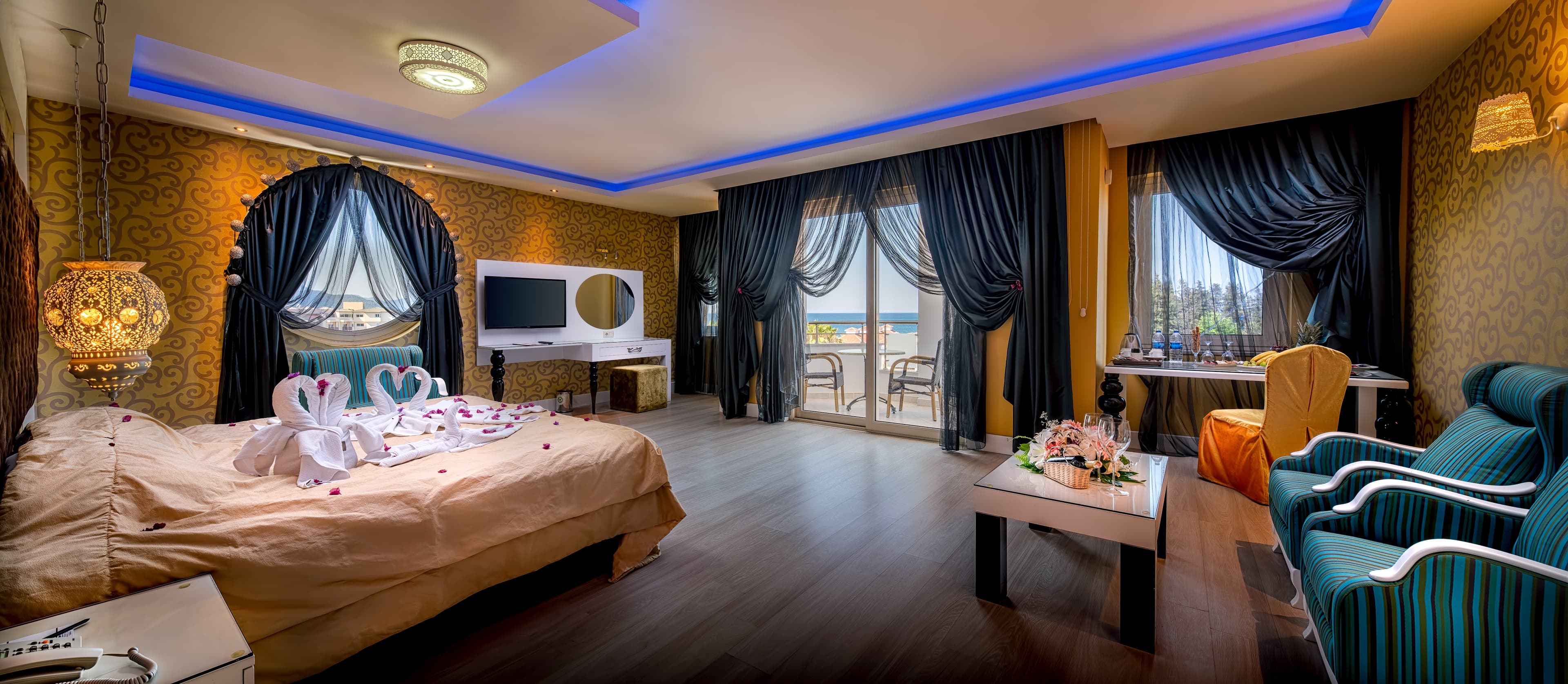 Rox Resort Hotel - photo 2