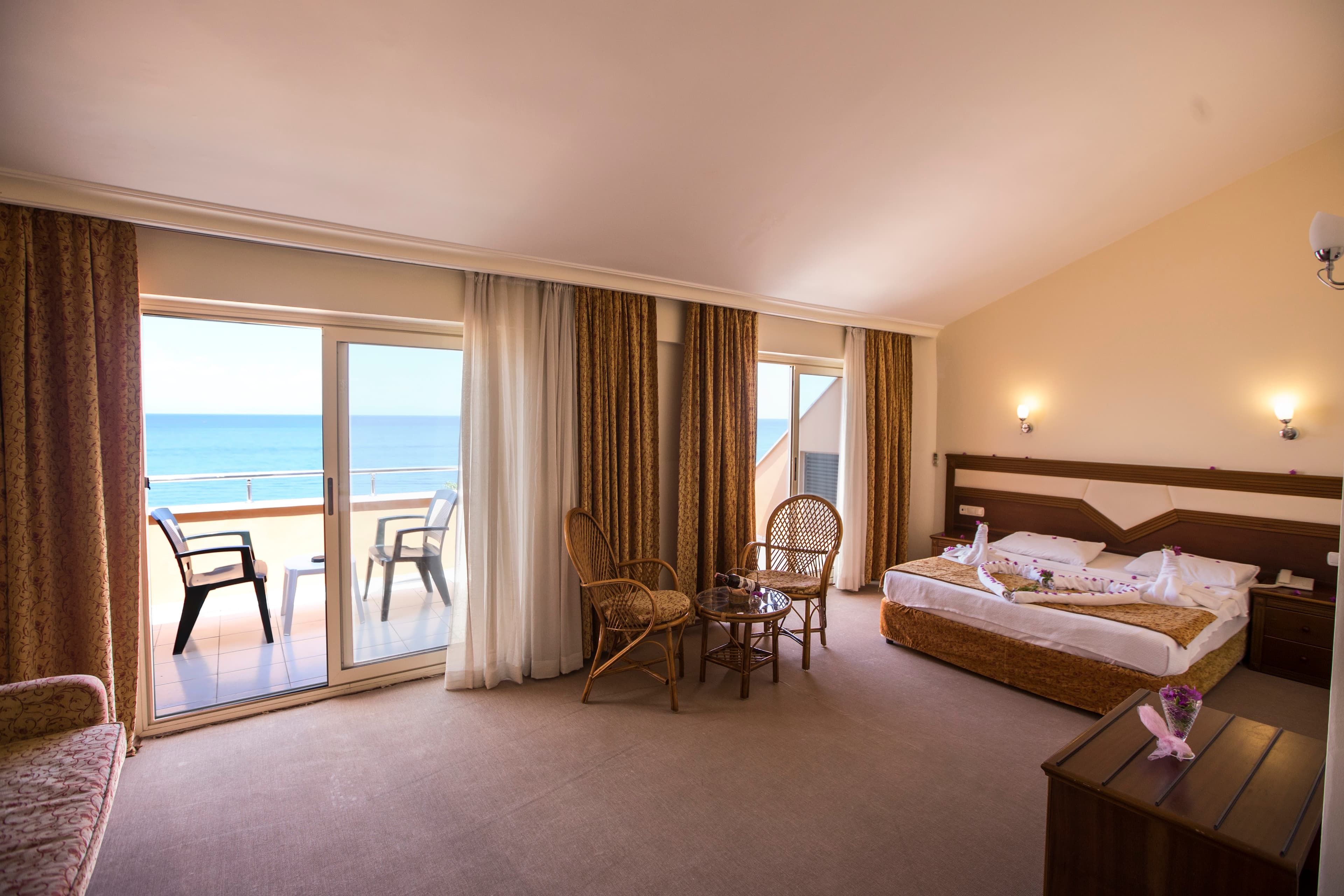 Valeri Beach Hotel - photo 2