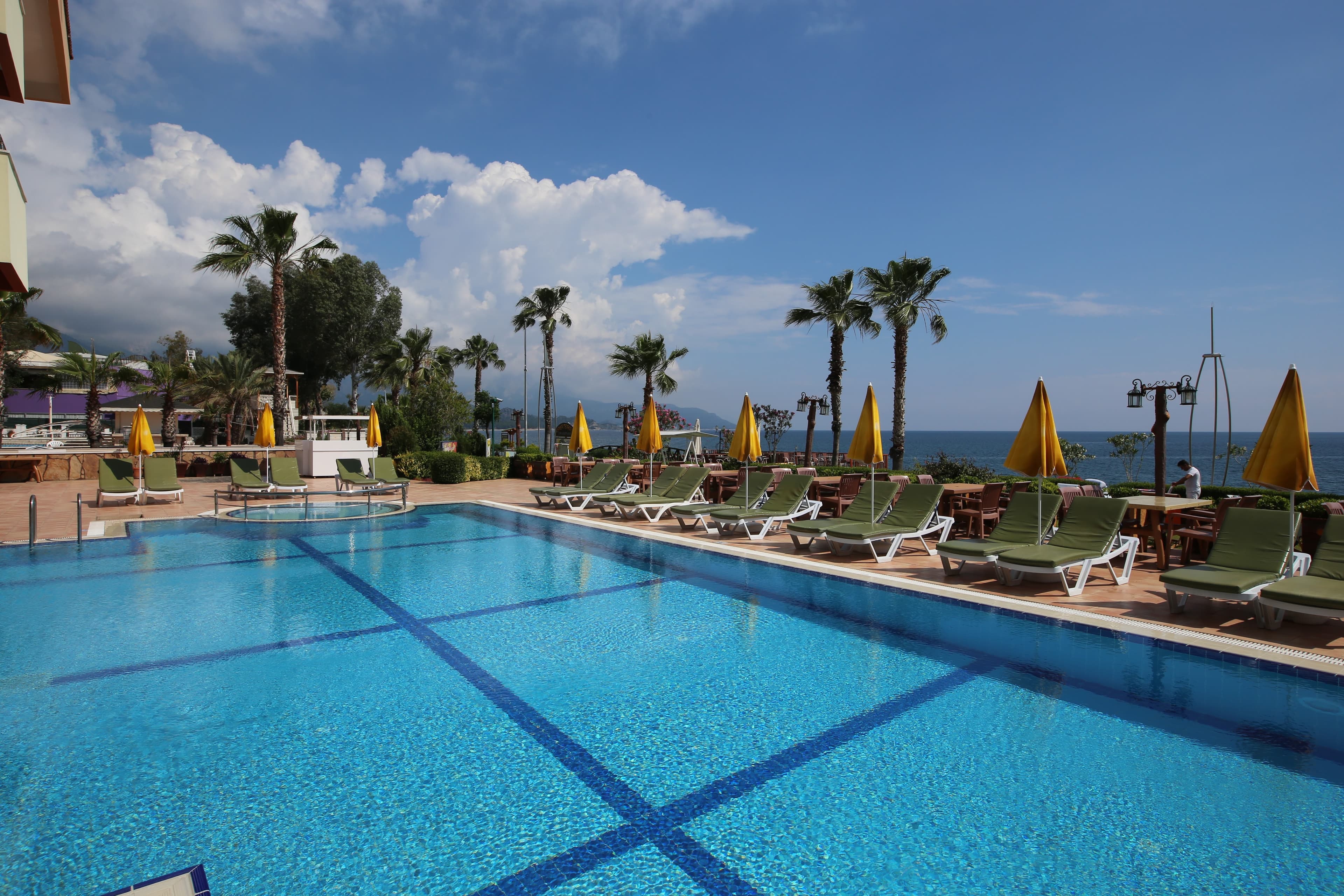 Valeri Beach Hotel - photo 3