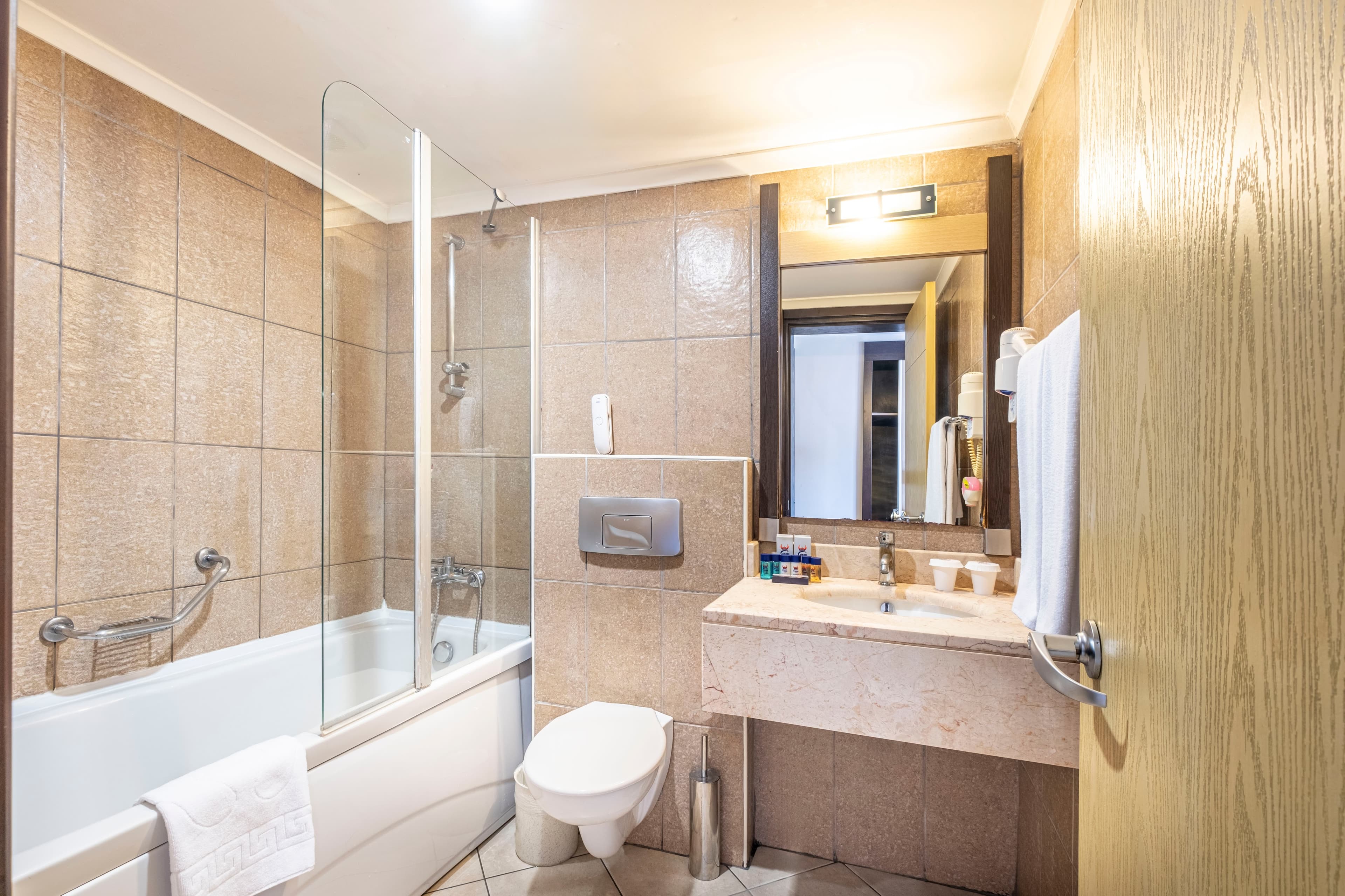 Viking Nona Beach Hotel - photo 4