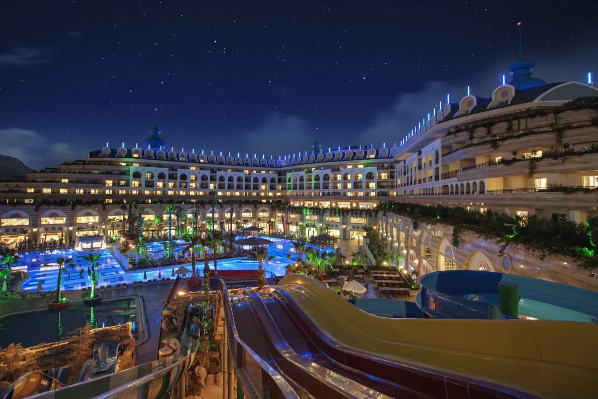 Crystal Sunset Pearl Collection Hotel