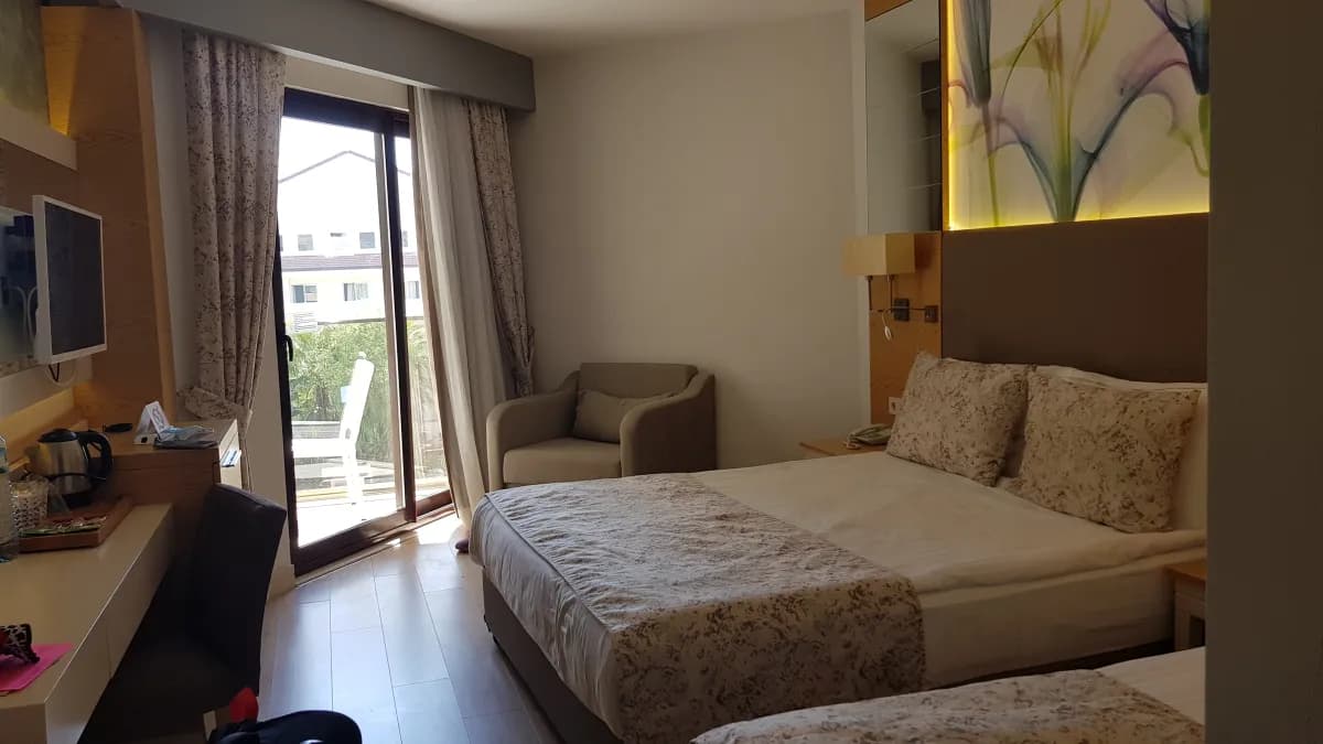 Glamour Resort Spa Hotel - photo 2