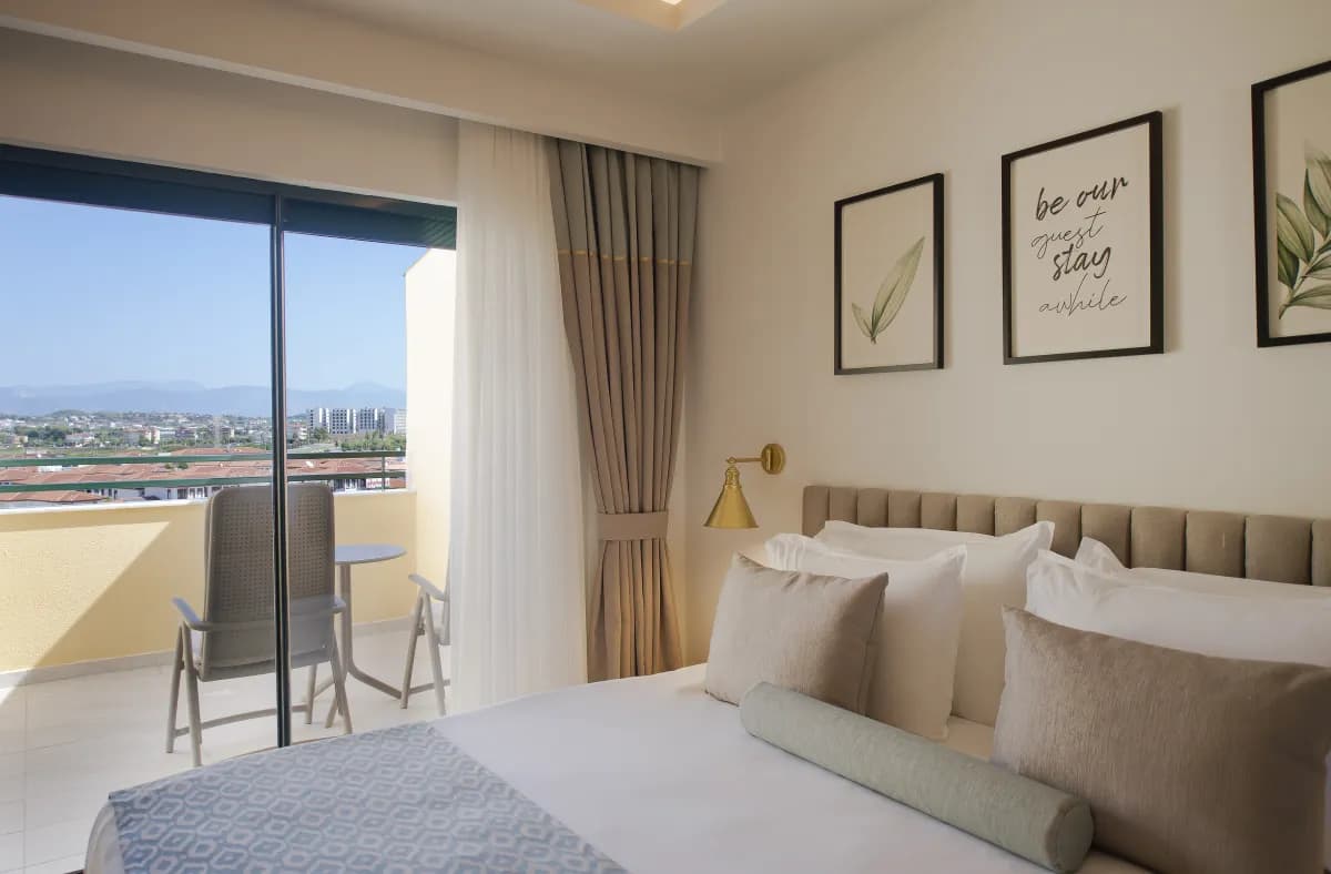 Miramare Queen Hotel - photo 2