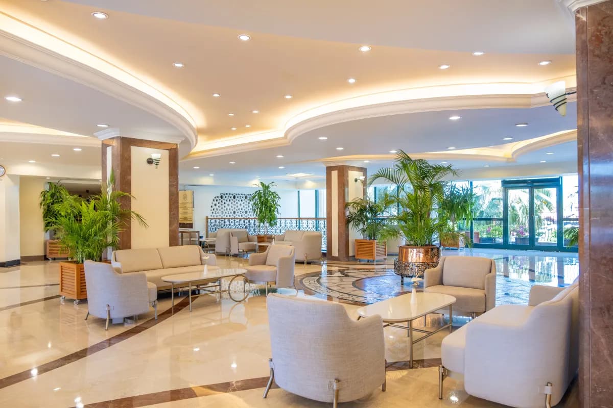 Miramare Queen Hotel - photo 8