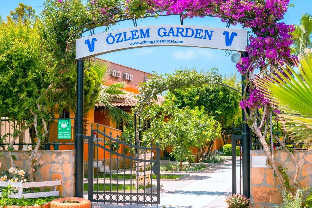 Ozlem Garden Hotel - photo 8