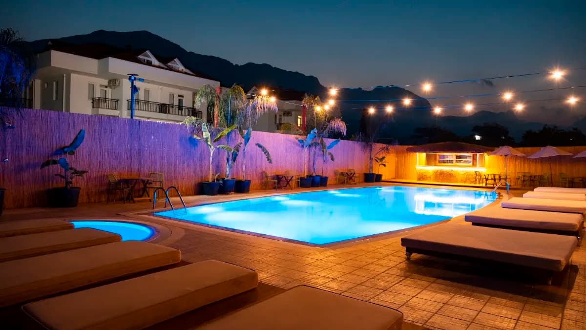 Esquire Hotels & Lounges - photo 6