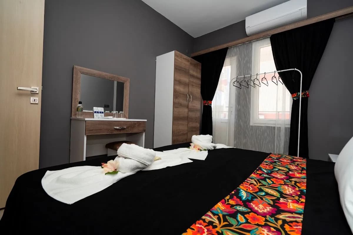 Esquire Hotels & Lounges - photo 9
