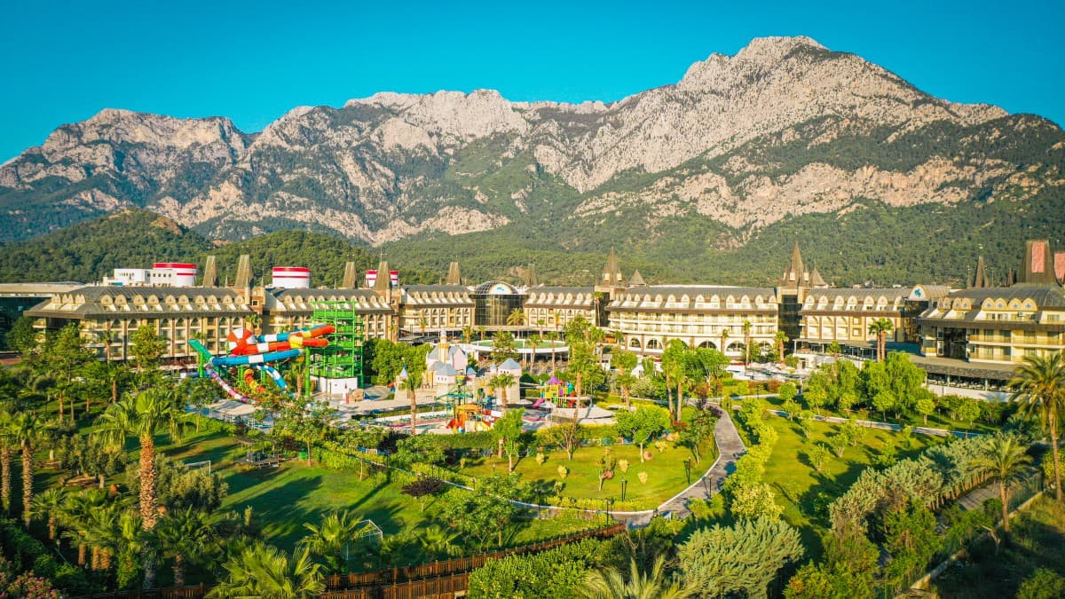 Crystal Prestige Elite Hotel